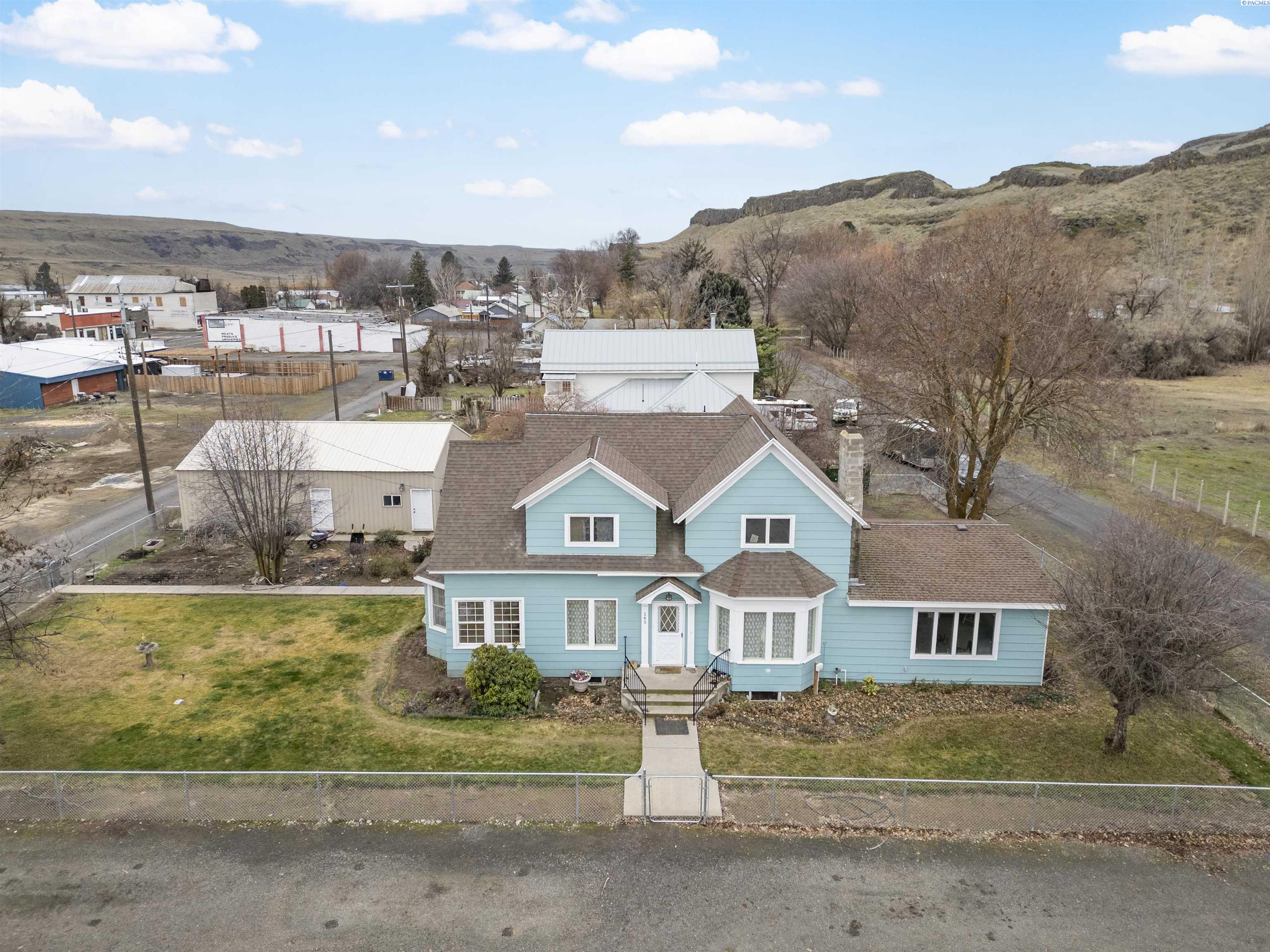 145 W Cooper St, Washtucna WA 99371