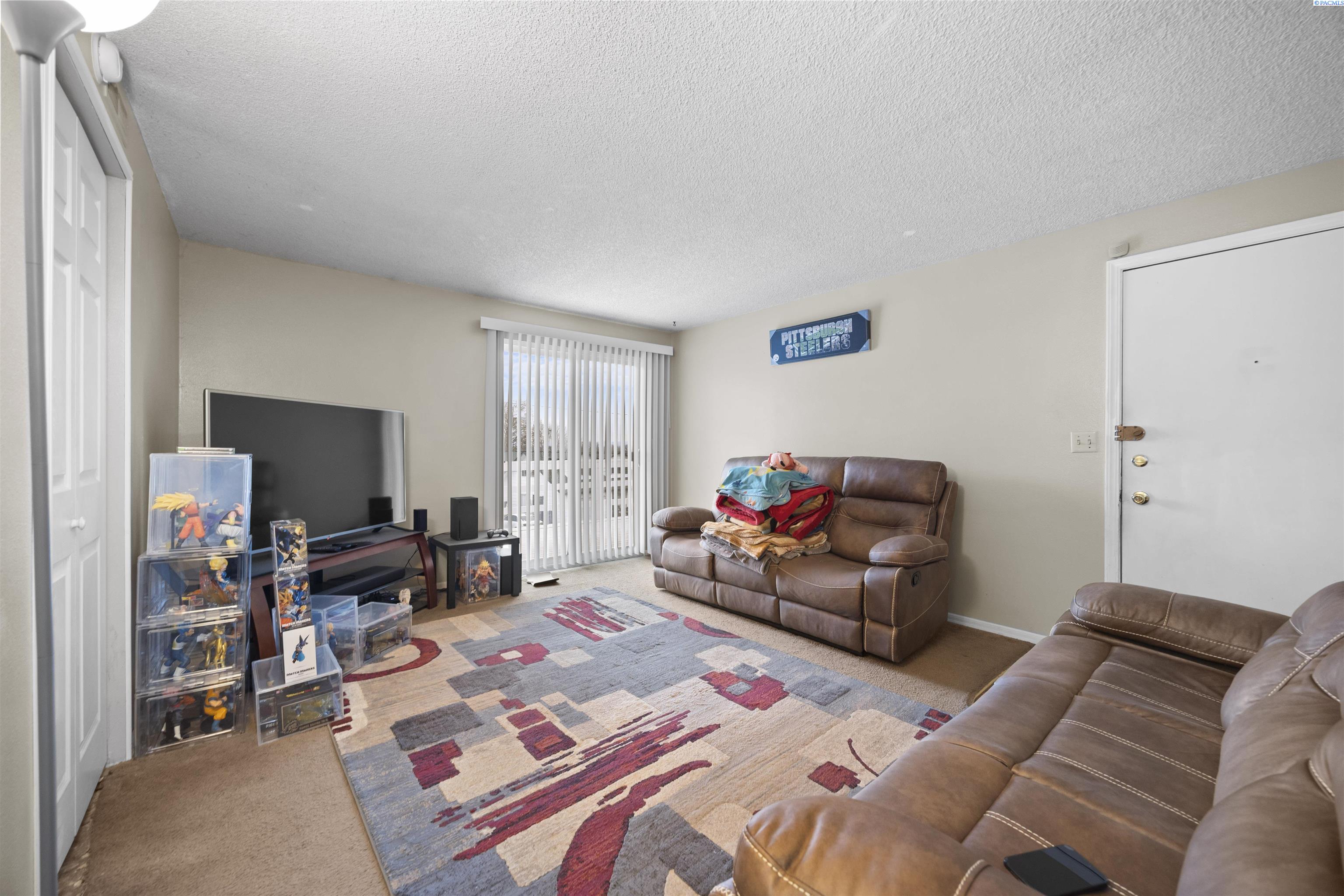 Homes for sale in Zillah, WA | 1013 Second Ave, Zillah, WA 98953 | MLS# 290075