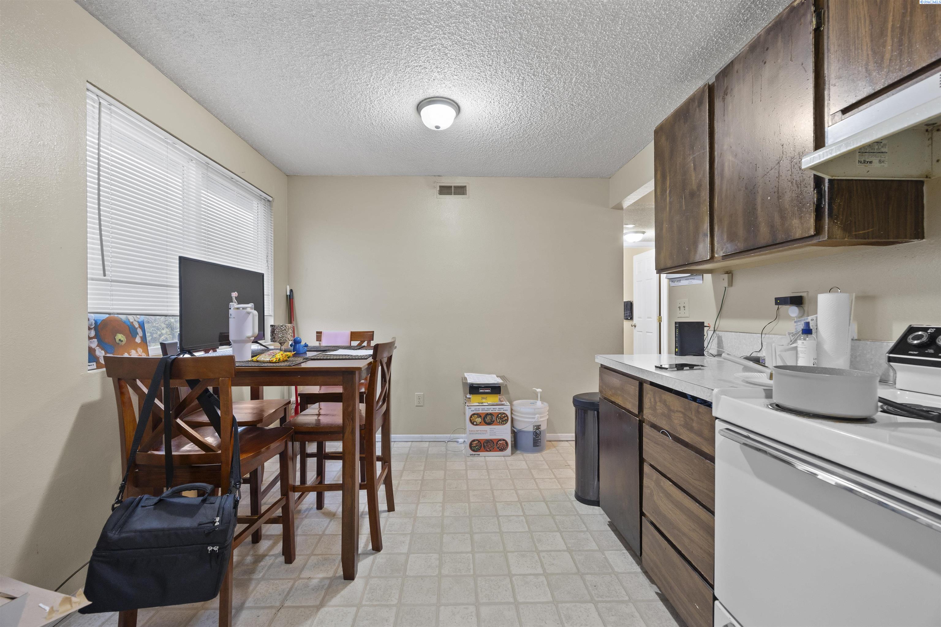 Homes for sale in Zillah, WA | 1013 Second Ave, Zillah, WA 98953 | MLS# 290075