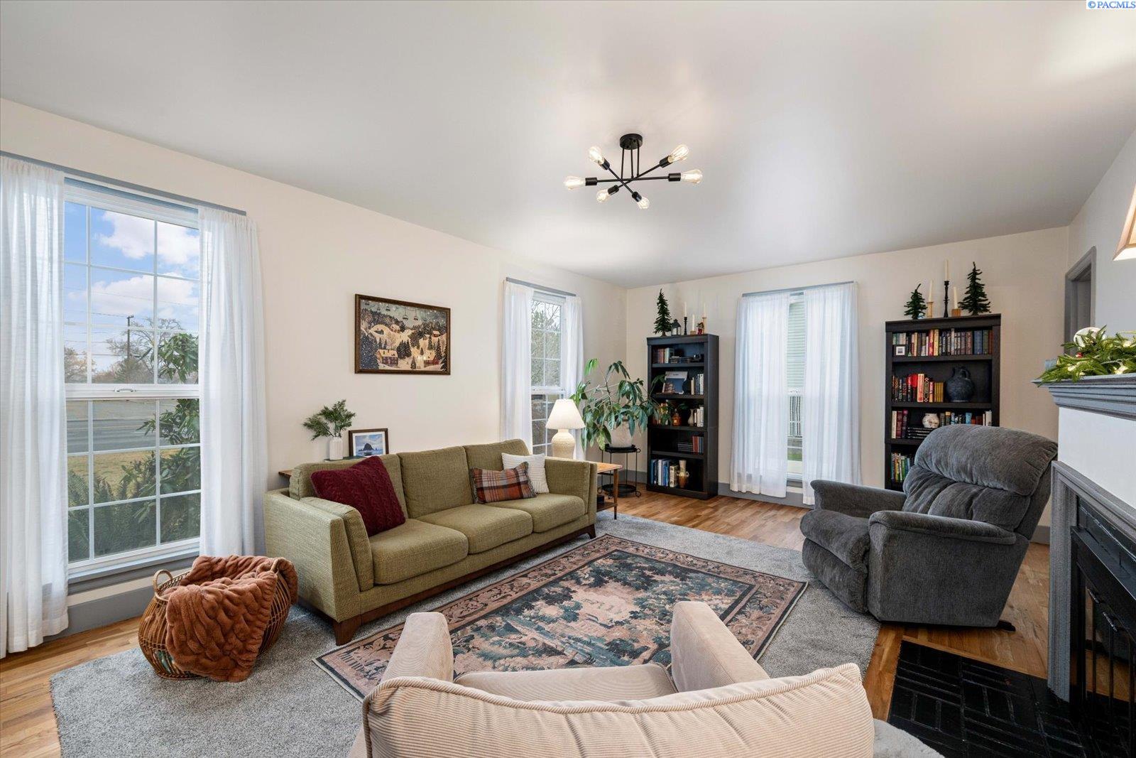 503 1st Ave, Kennewick, WA 99336