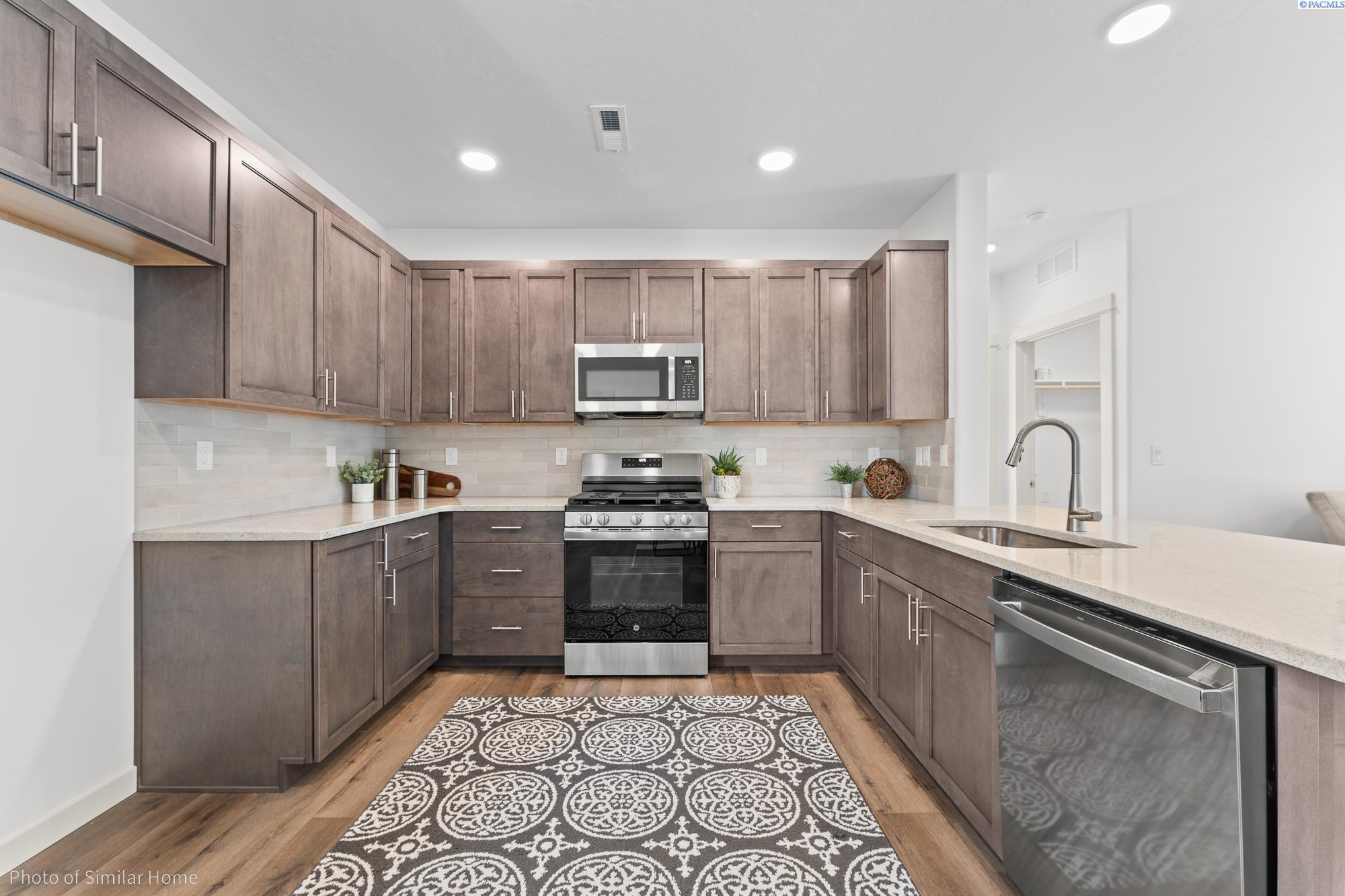 613 Snowking St, Richland, WA 99352