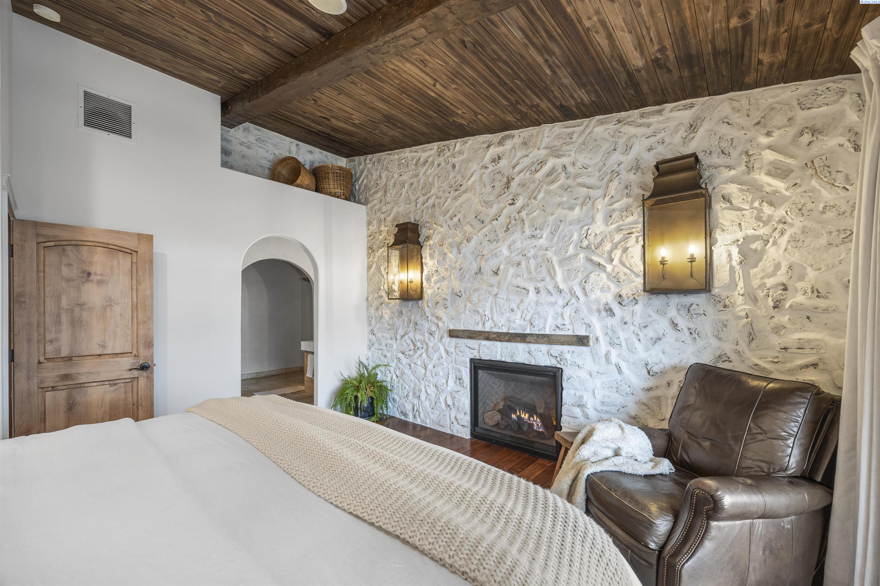 8101 Olin Ct, Pasco, WA 99301