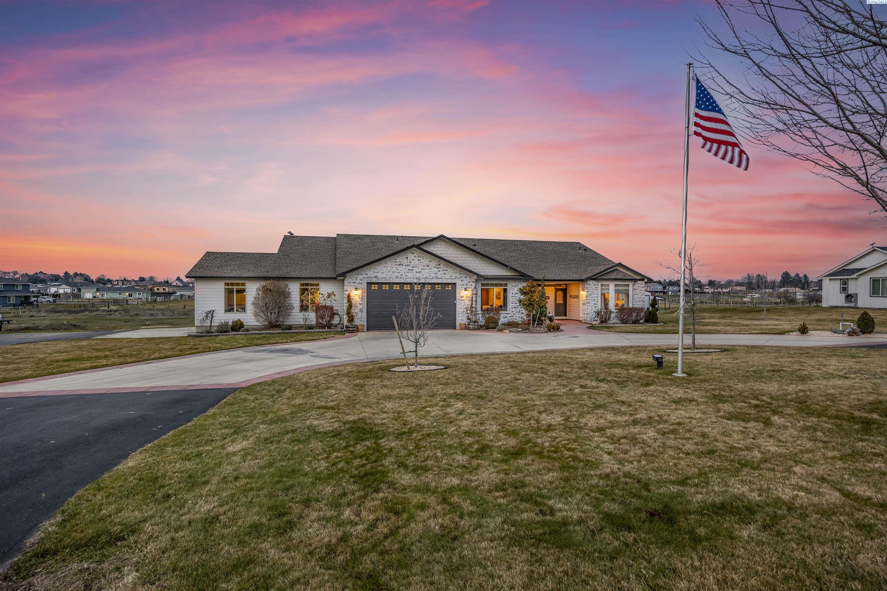 8101 Olin Ct, Pasco, WA 99301