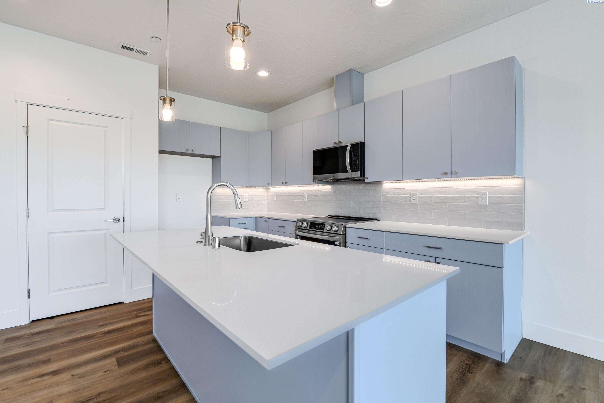 4541 Road 114 , Pasco, WA 99301