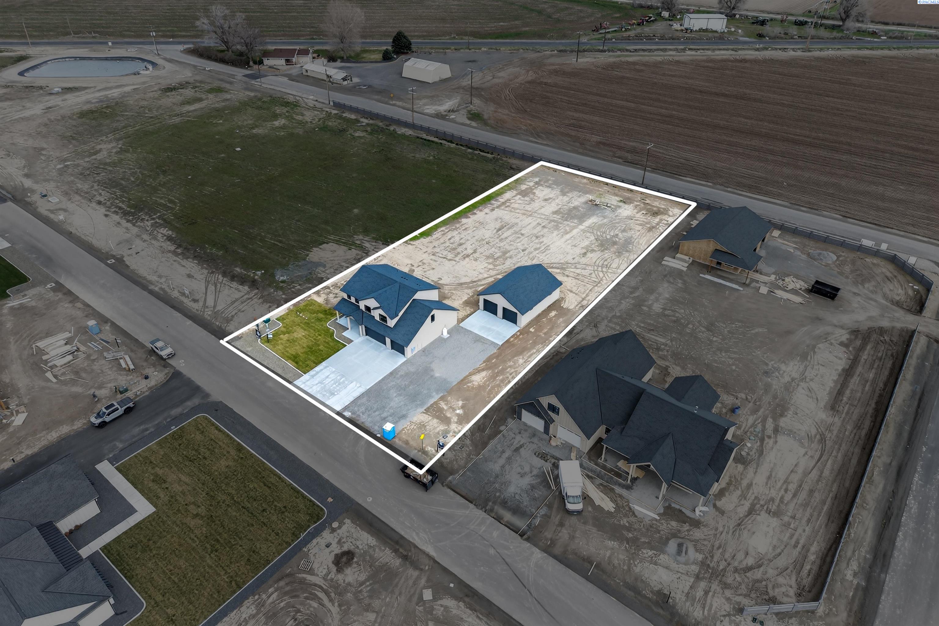 184 Taylor Ln, Pasco, WA 99301