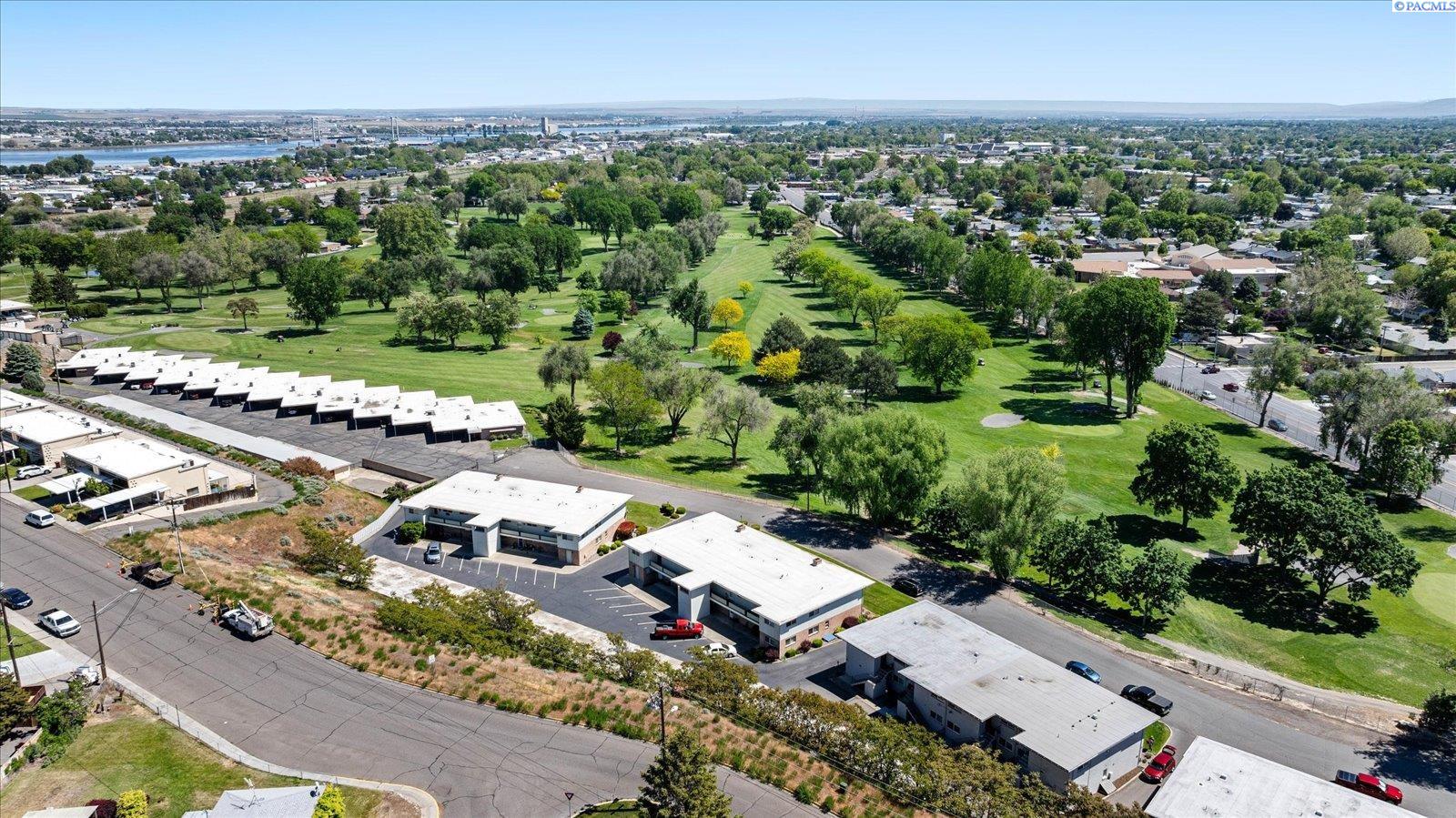 99 Waverly Pl, Kennewick, WA 99336