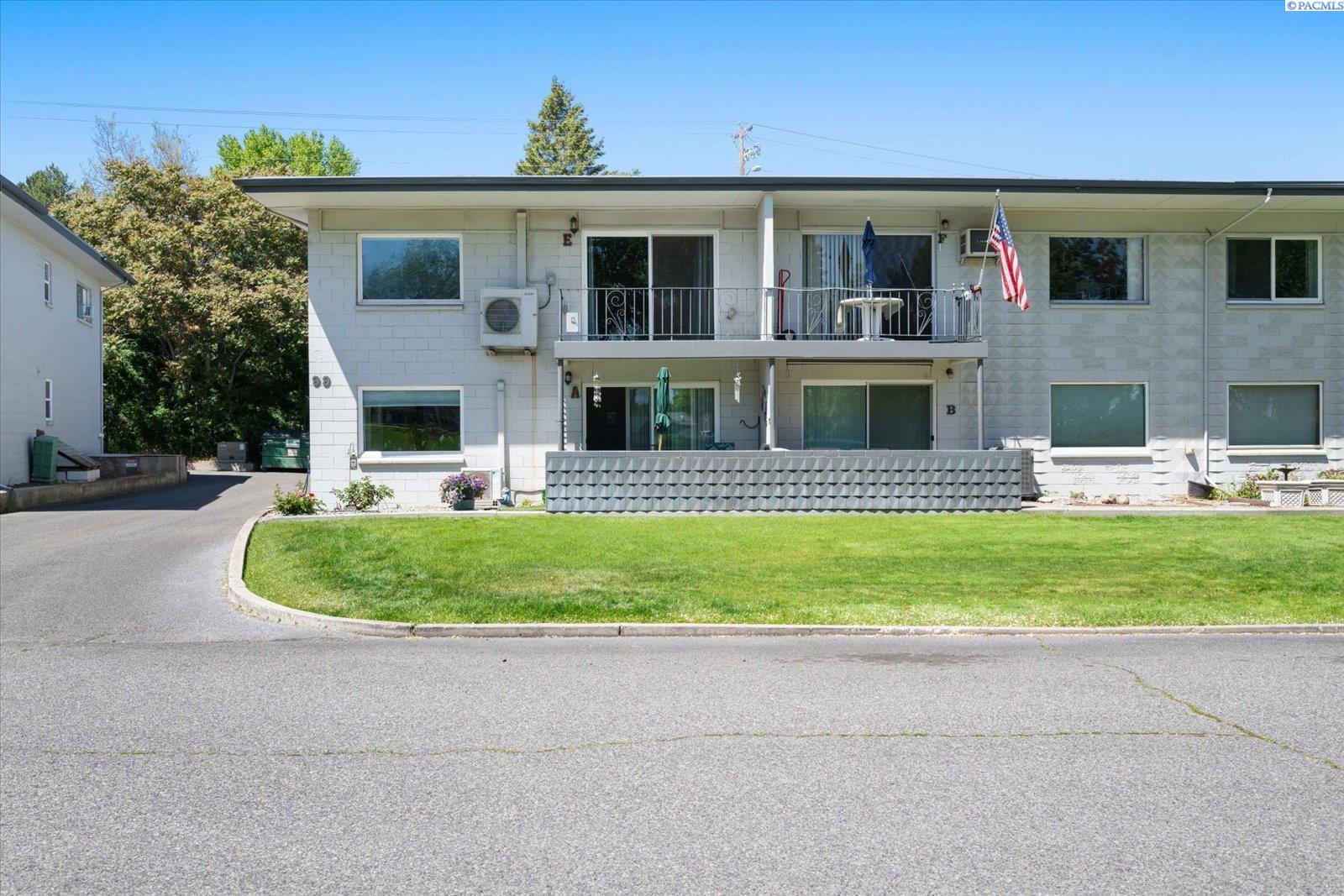 99 Waverly Pl, Kennewick, WA 99336