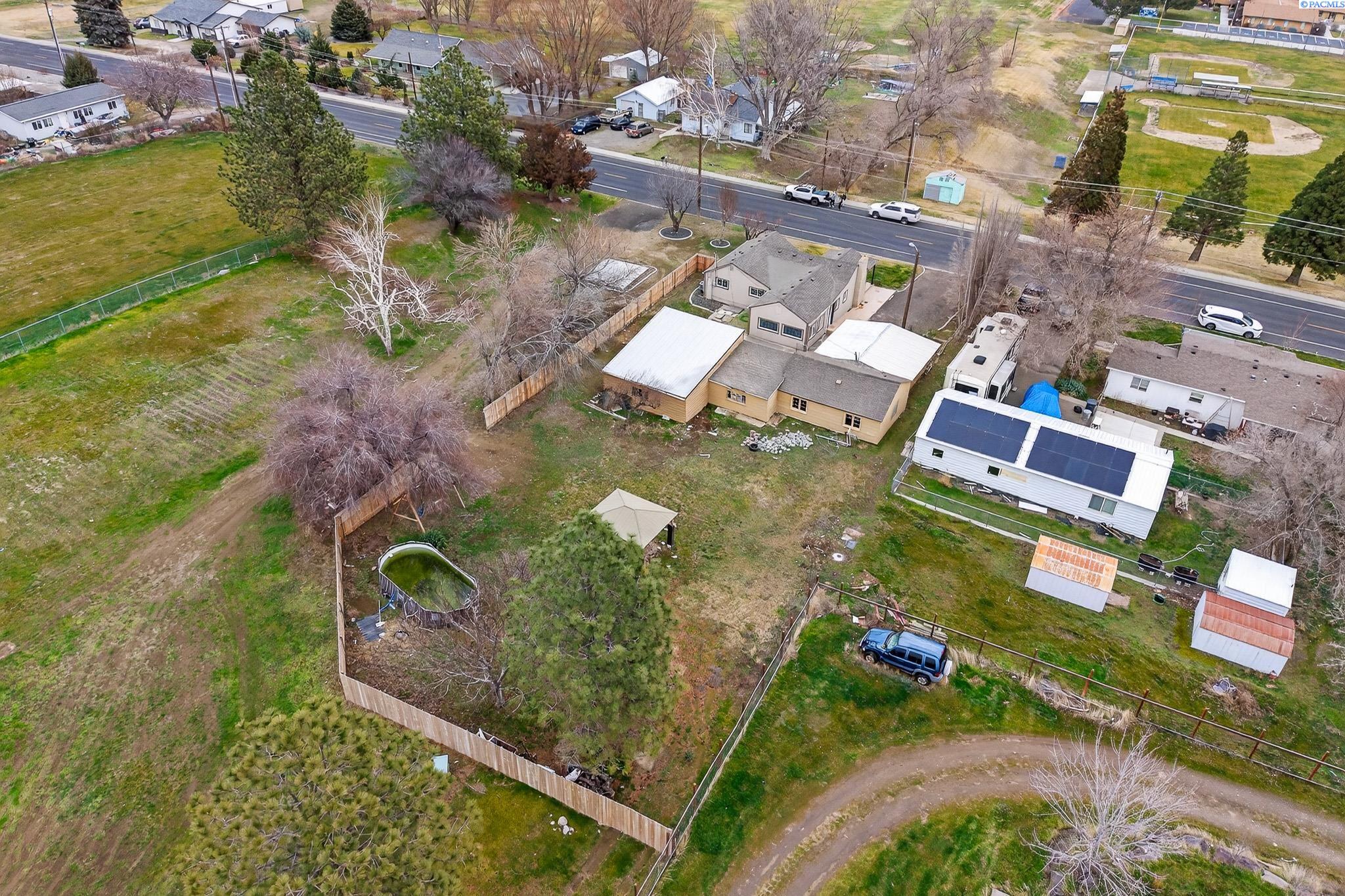 901 13th St, Benton City, WA 99320