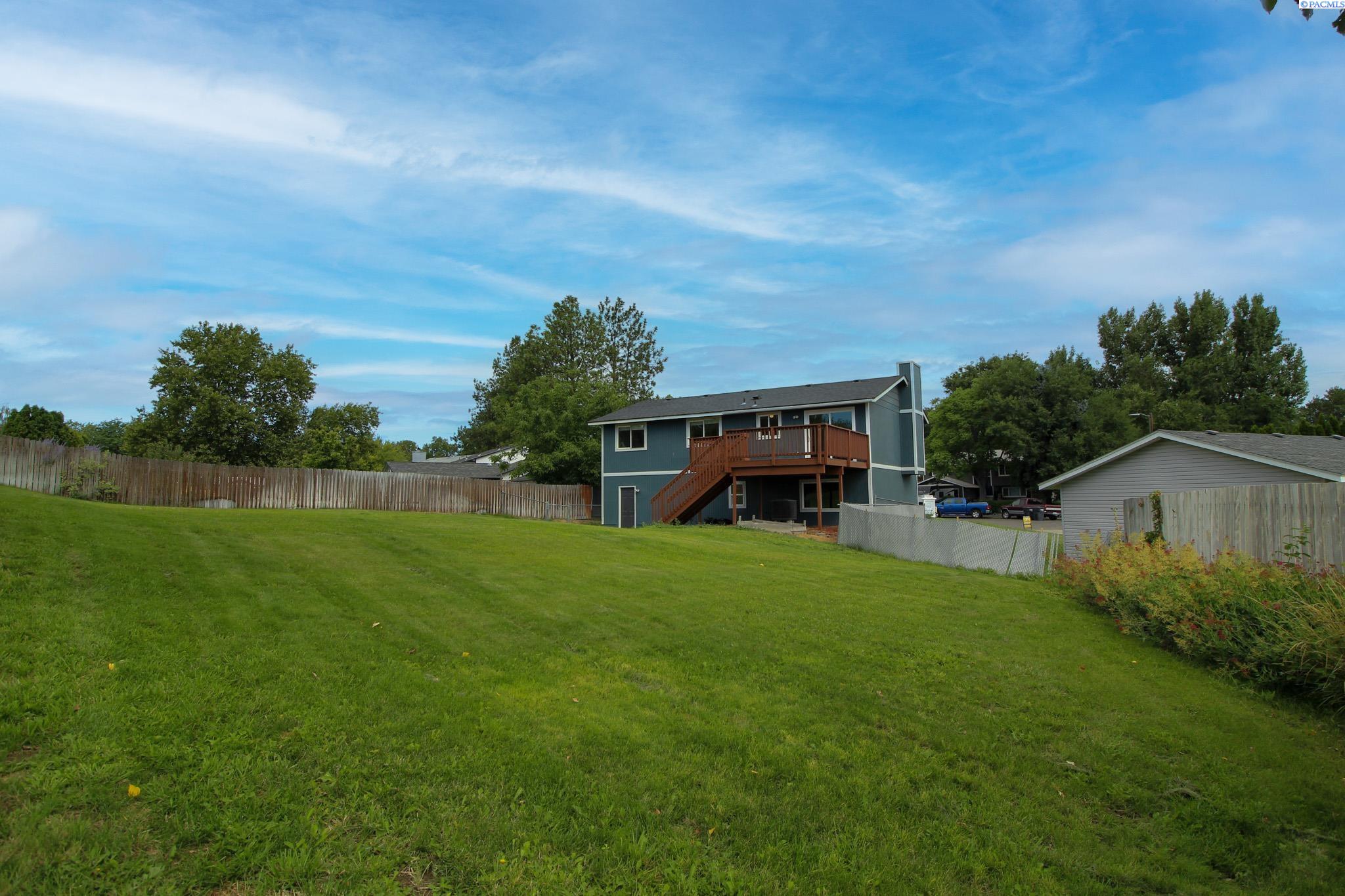 4611 Mallard Ct, West Richland, WA 99353