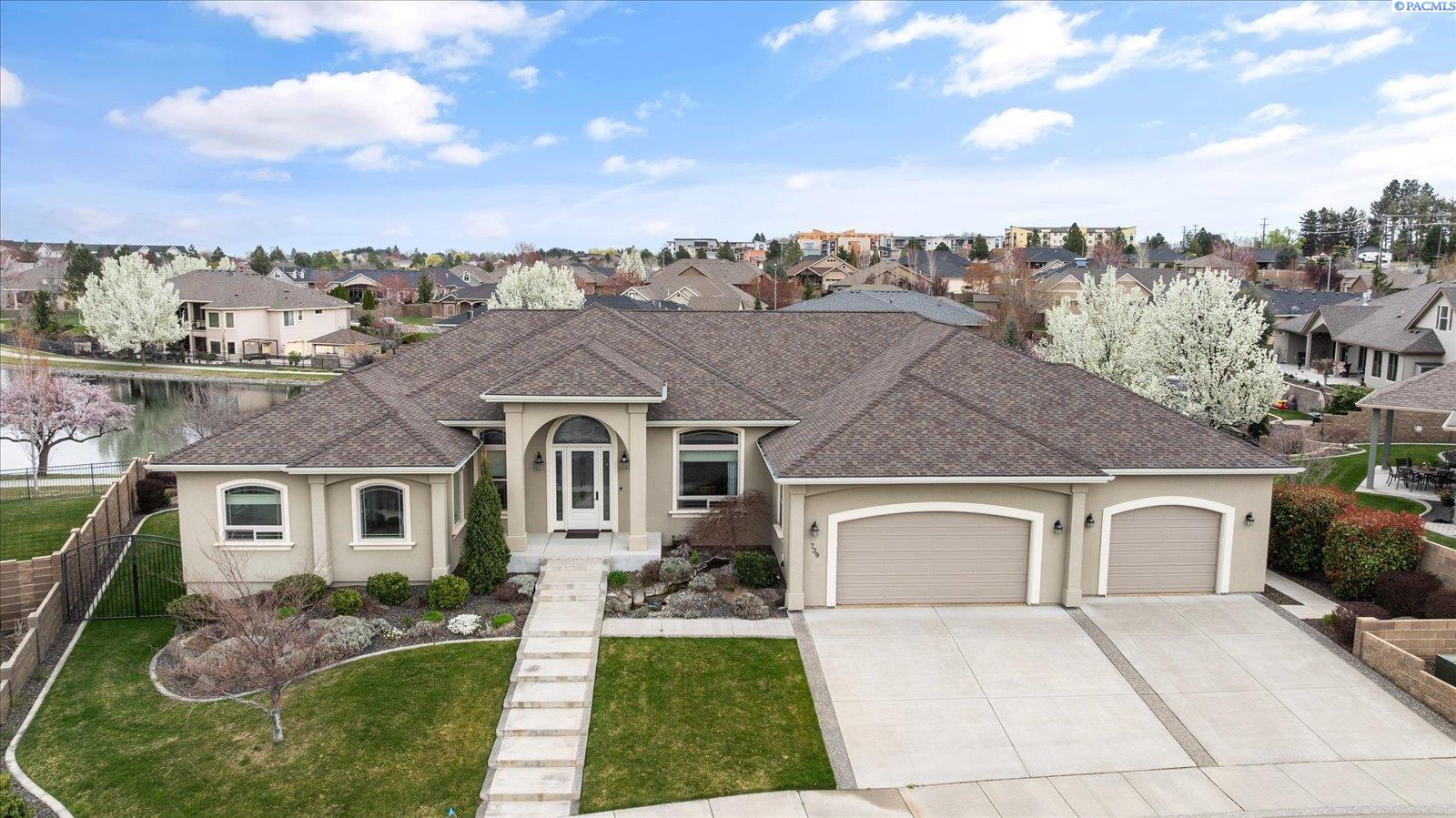 739 Idaho Pl, Kennewick, WA 99336