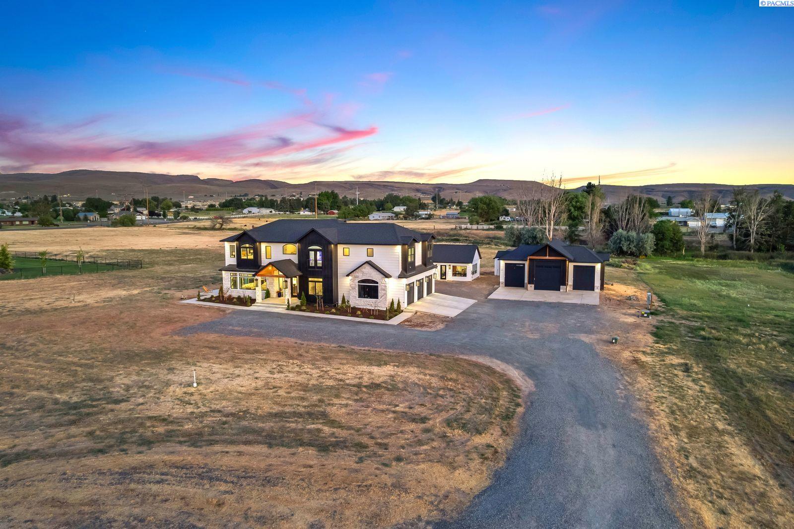 160 Serenity Lane, Yakima WA 98908