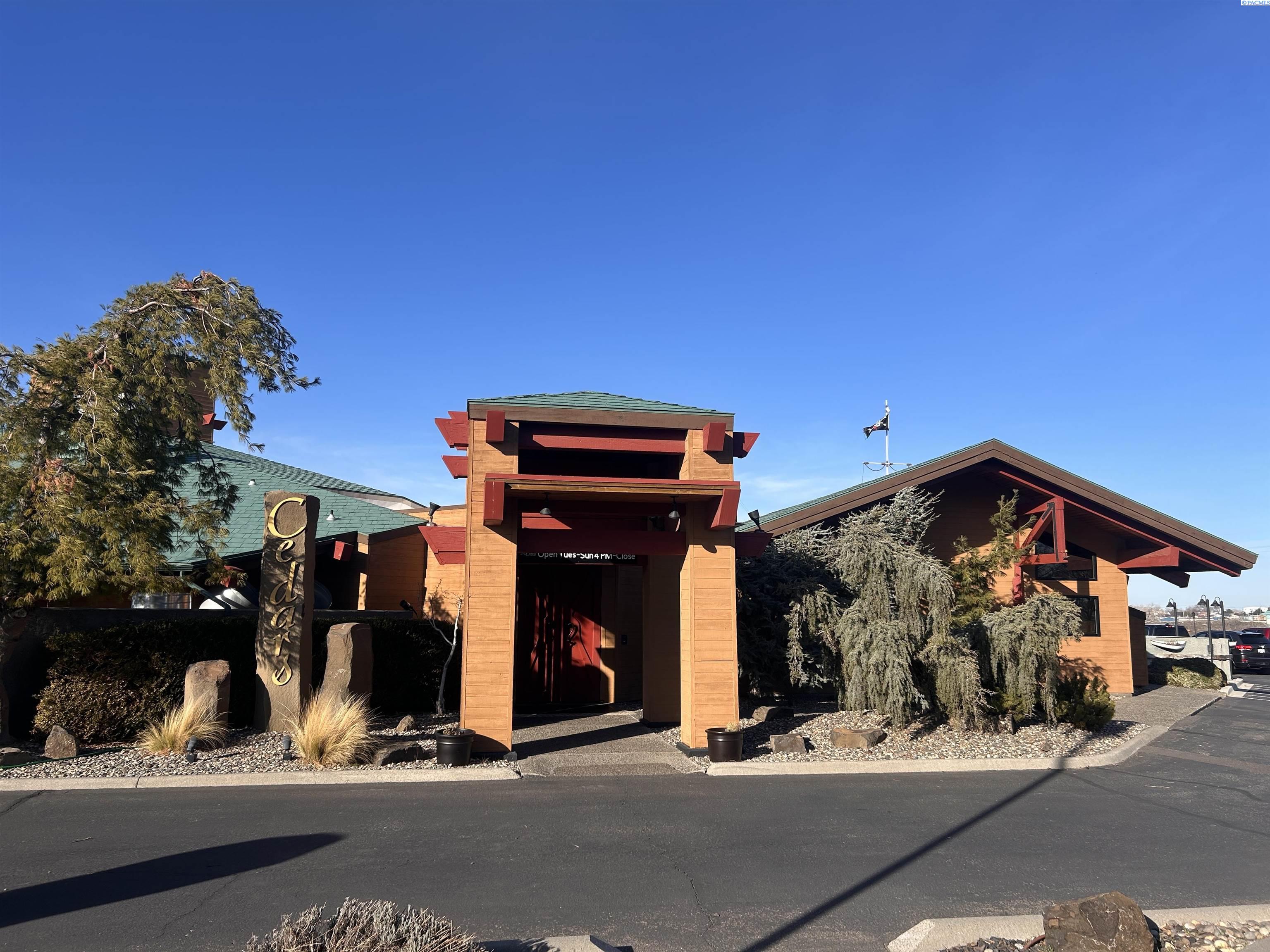 355 Clover Island Dr, Kennewick, WA 99336