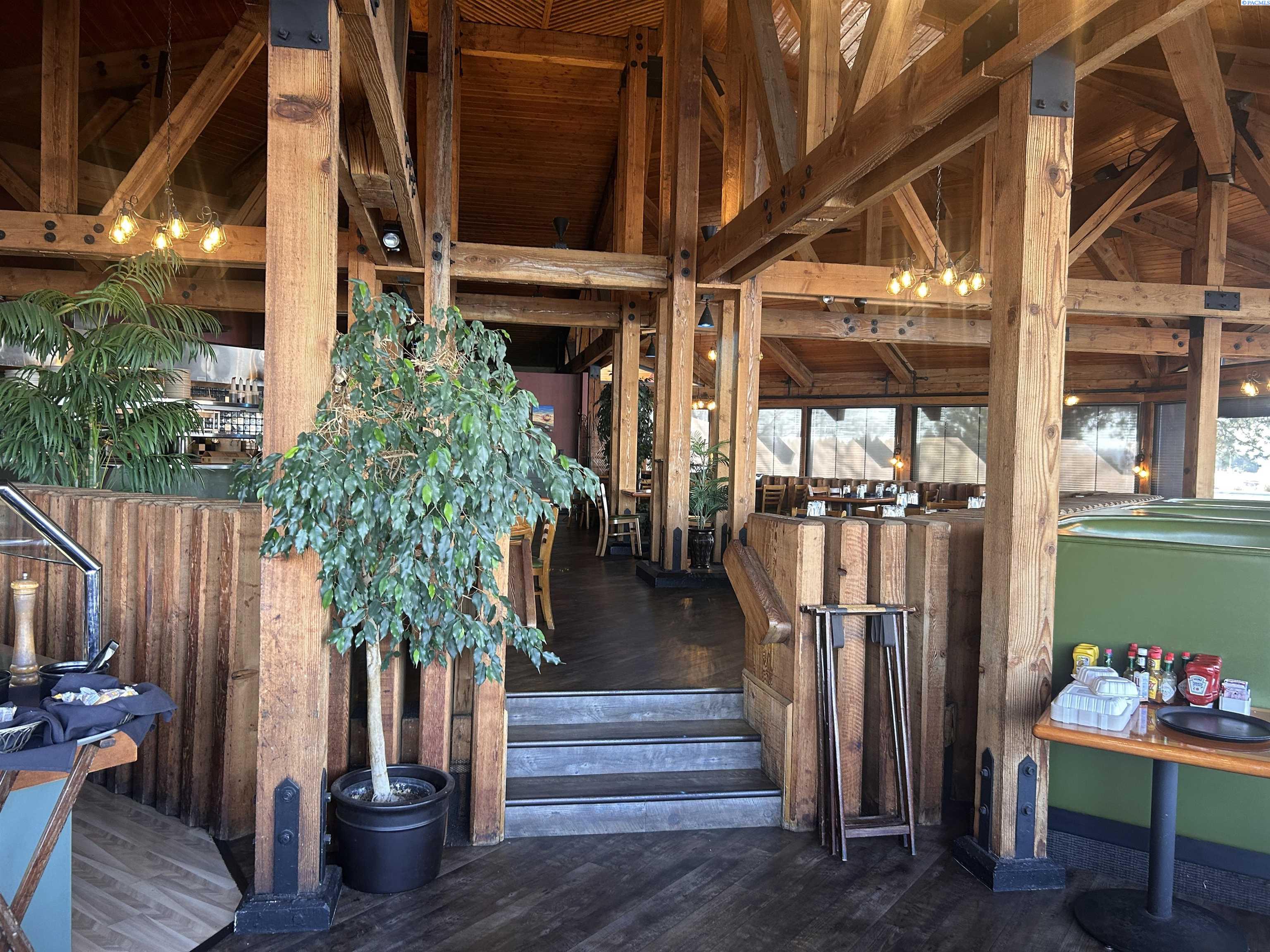 355 Clover Island Dr, Kennewick, WA 99336