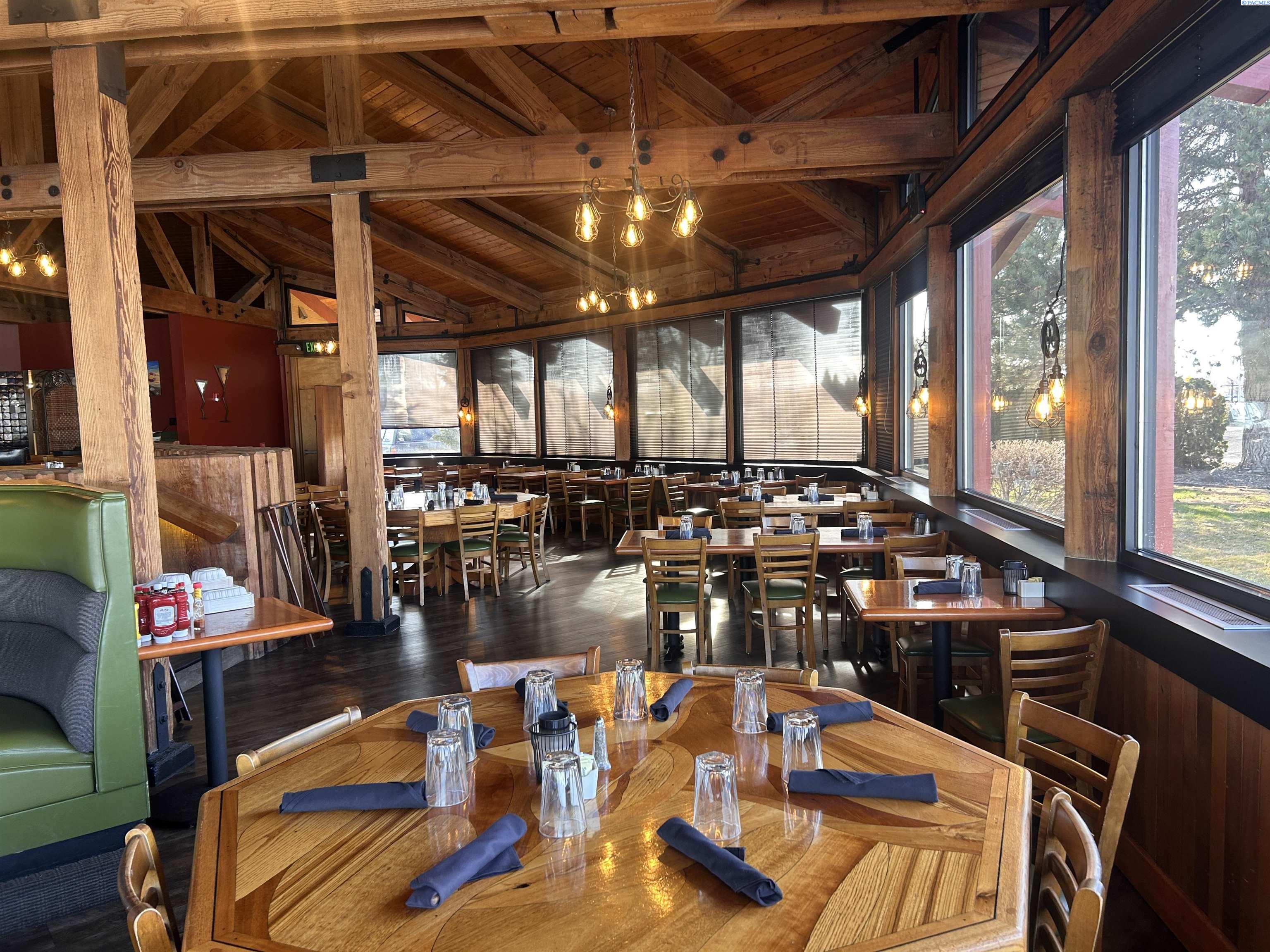 355 Clover Island Dr, Kennewick, WA 99336