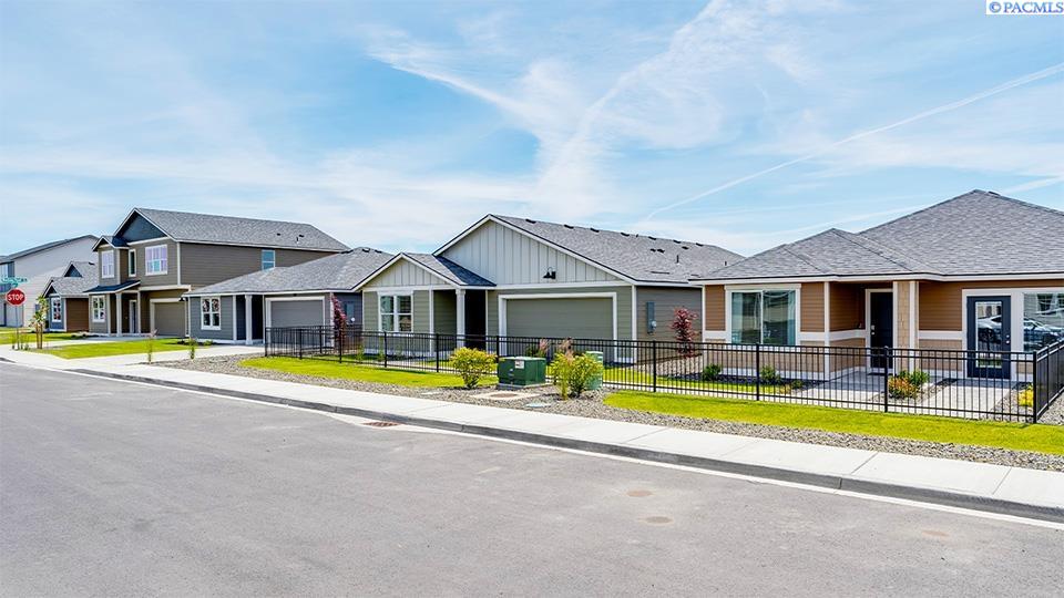 11328 Norfolk Dr, Pasco, WA 99301