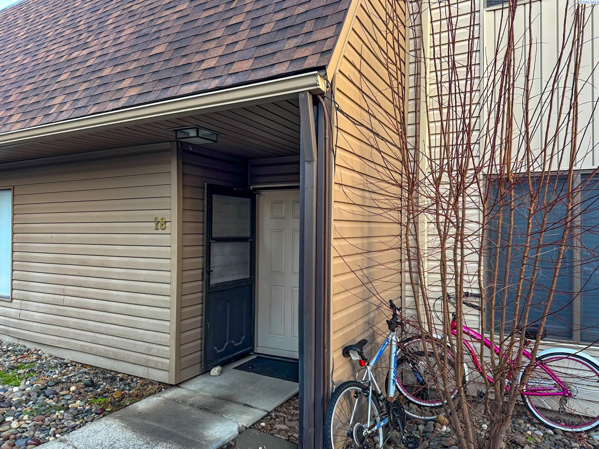 Homes for sale in Pullman, WA | 600 Sw Crestview Dr, Pullman, WA 99163 | MLS# 290352