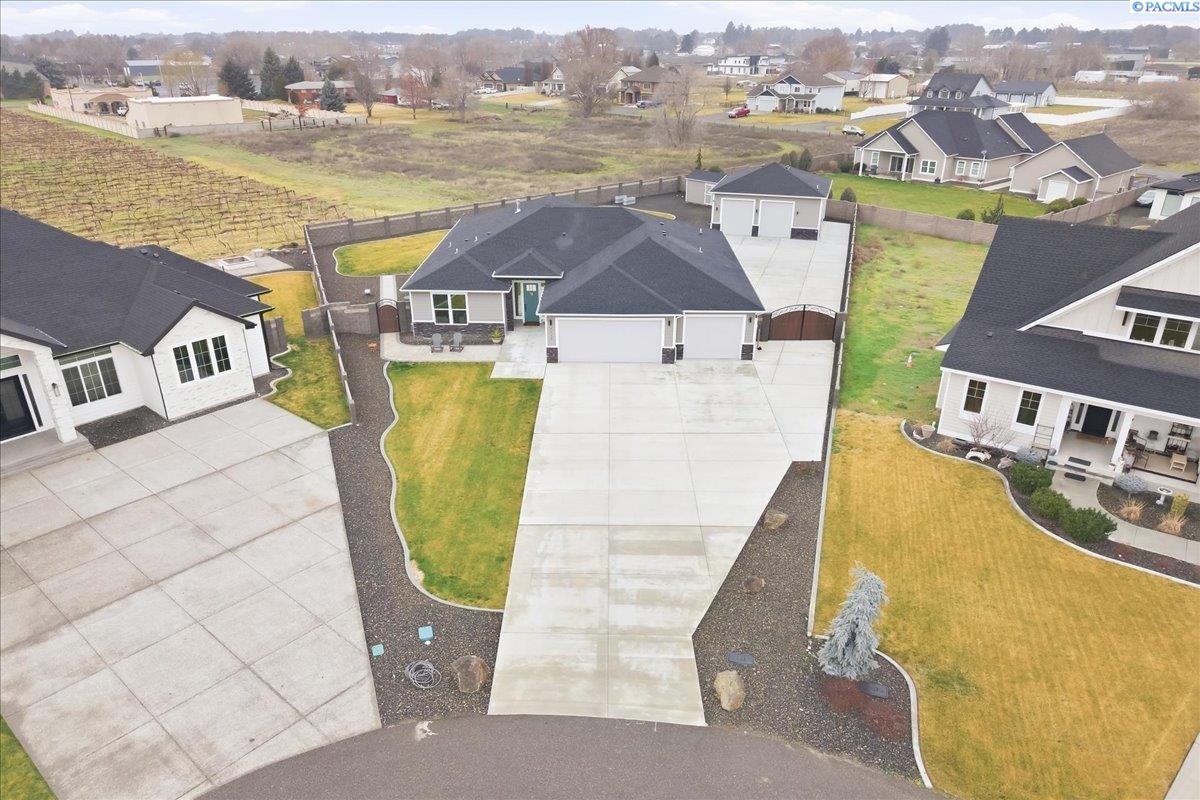 6915 Lamb Ct, Pasco, WA 99301