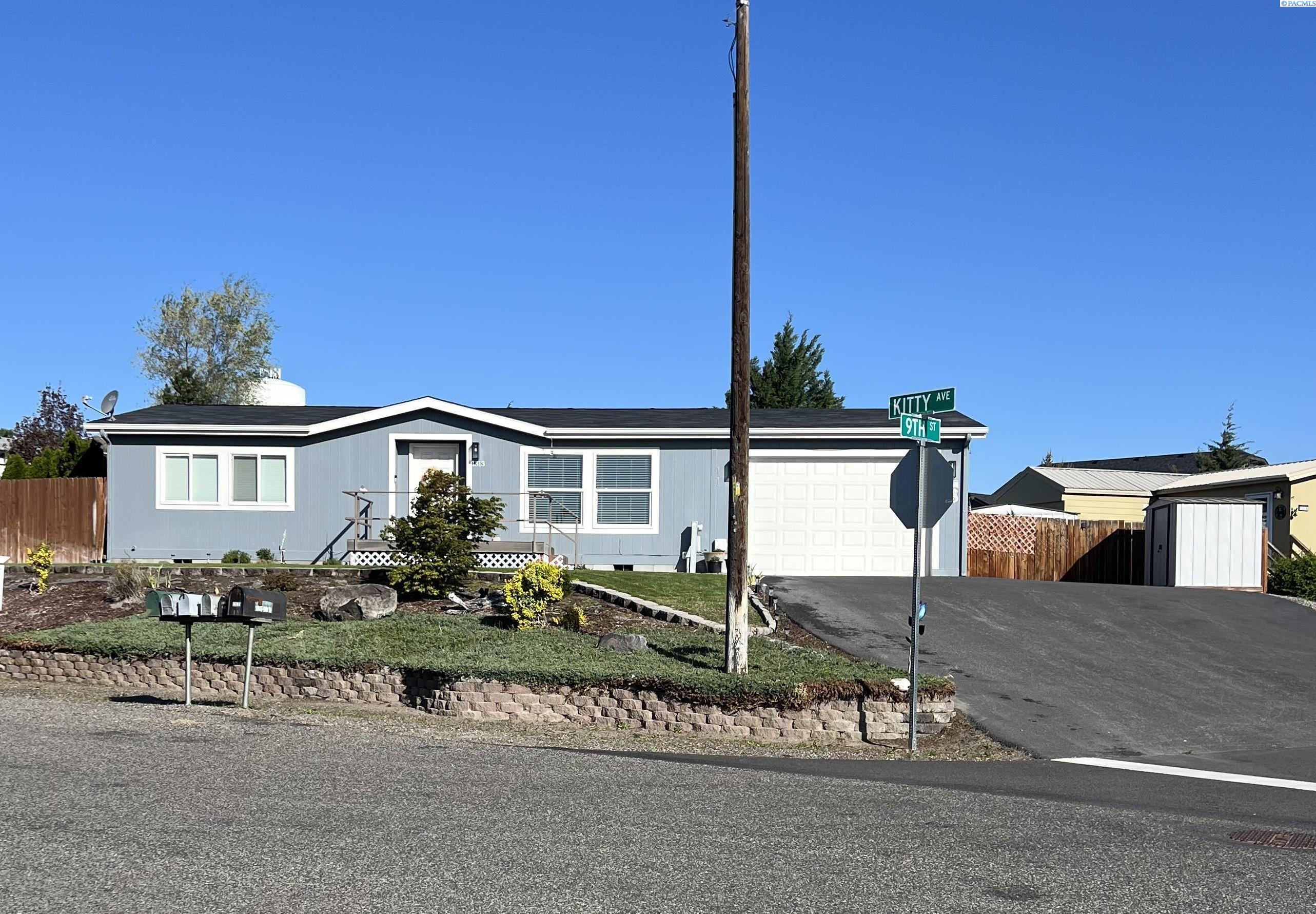 1313 9th St, Benton City WA 99320