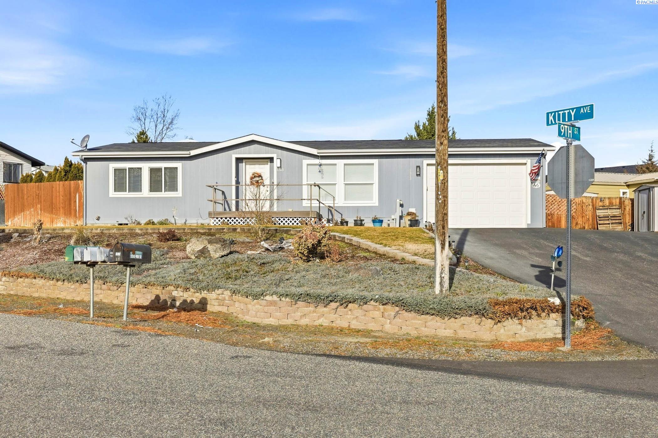 1313 9th St, Benton City, WA 99320