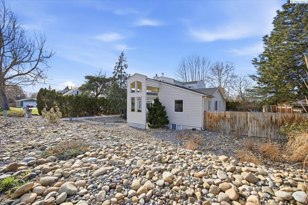 1913 Davison Ave, Richland, WA 99354