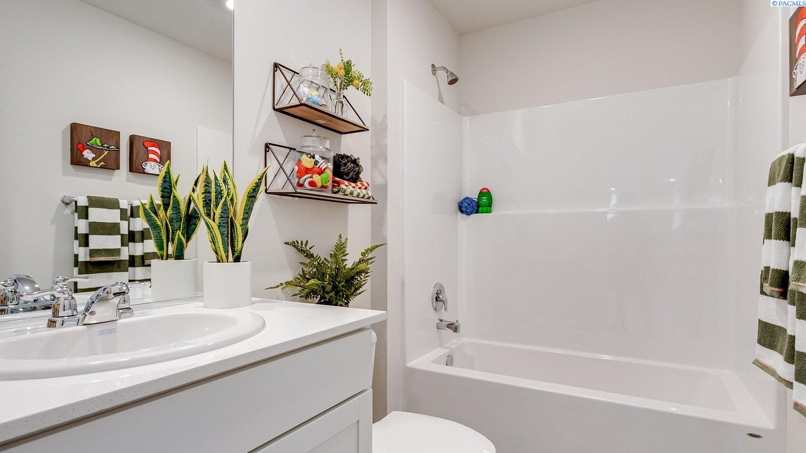 6026 Road 115 , Pasco, WA 99301