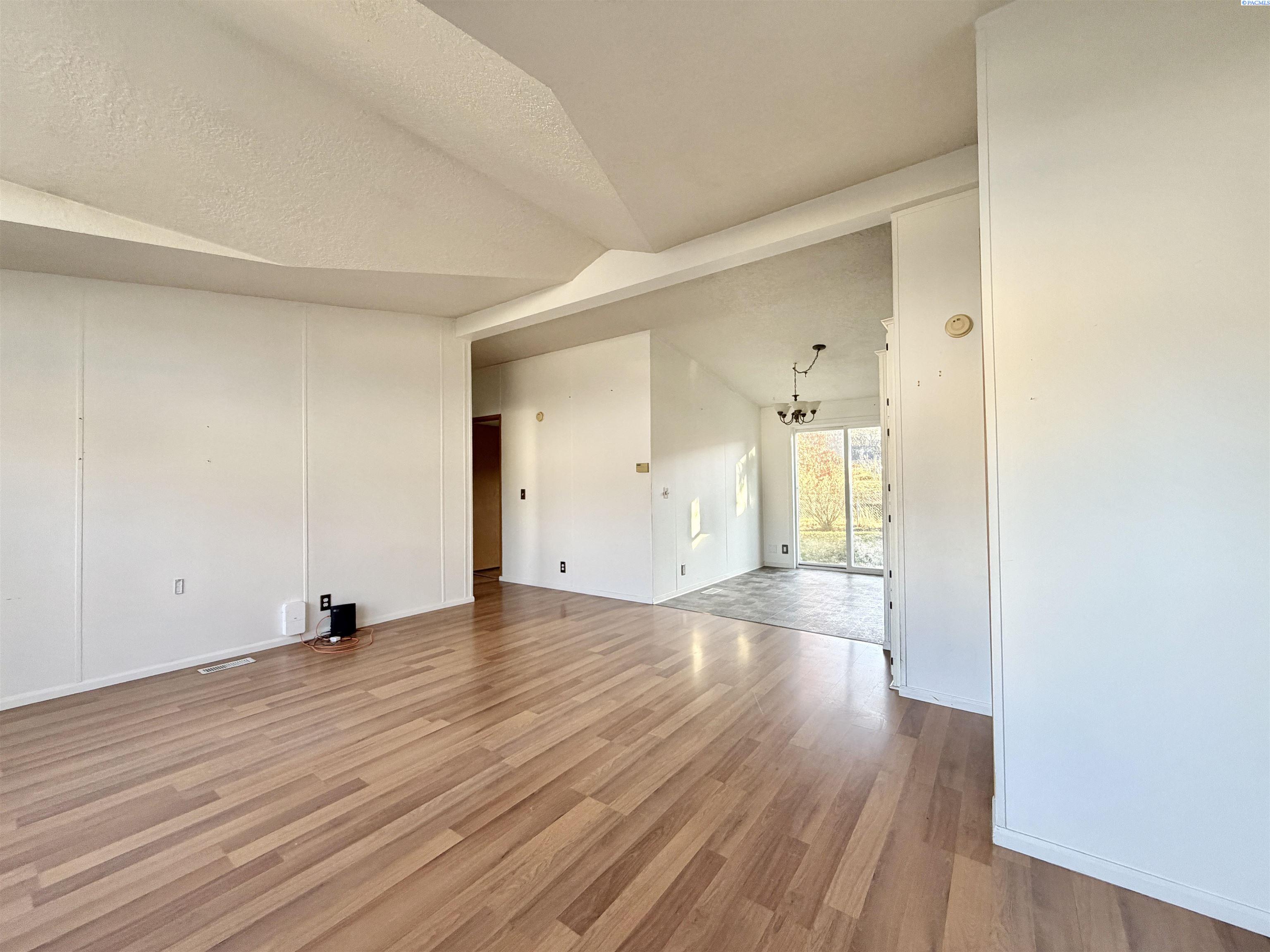 Homes for sale in Pullman, WA | 111 Nw Glenhaven, Pullman, WA 99163 | MLS# 290454