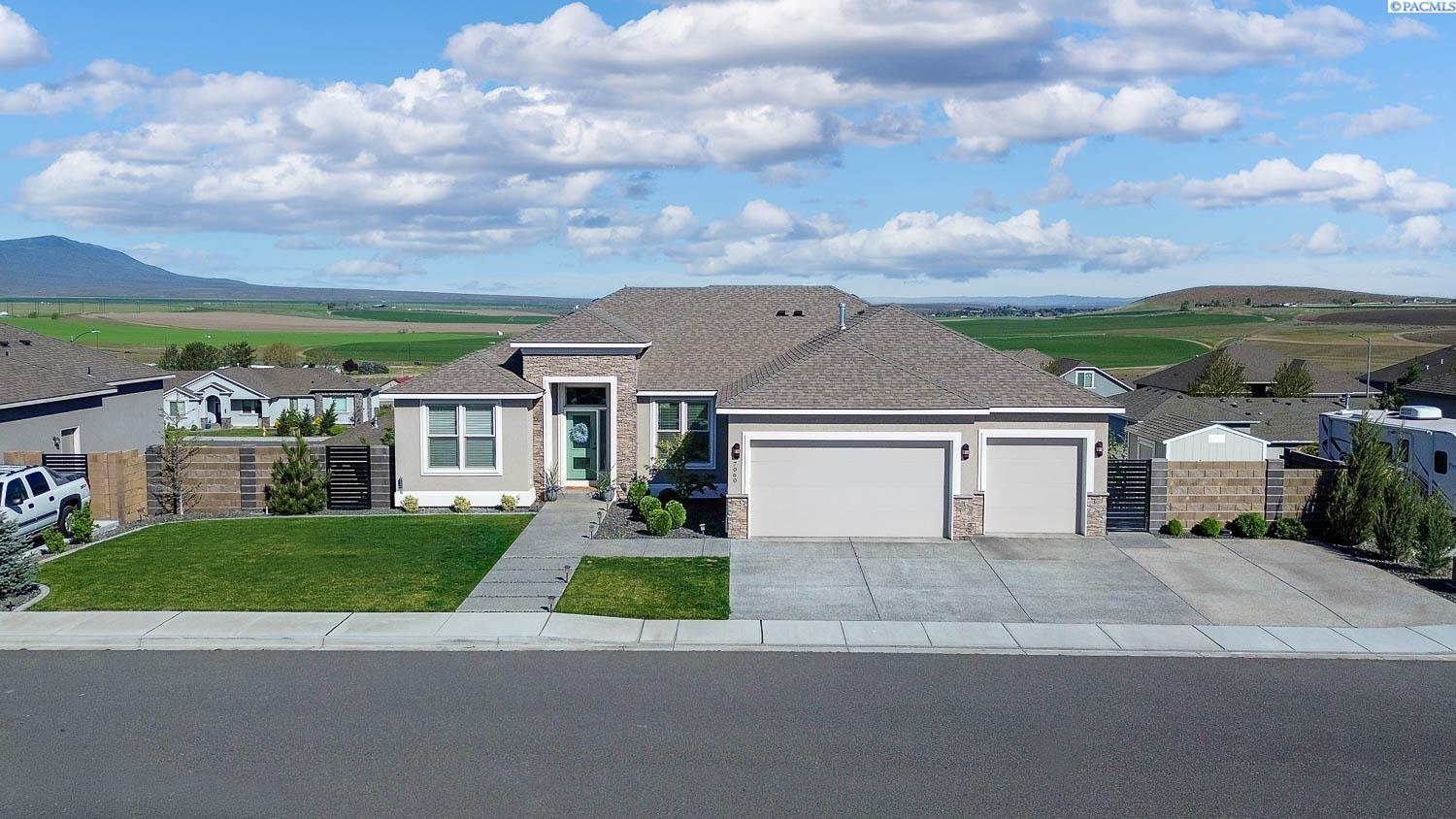 7060 Ithaca Street, West Richland WA 99353