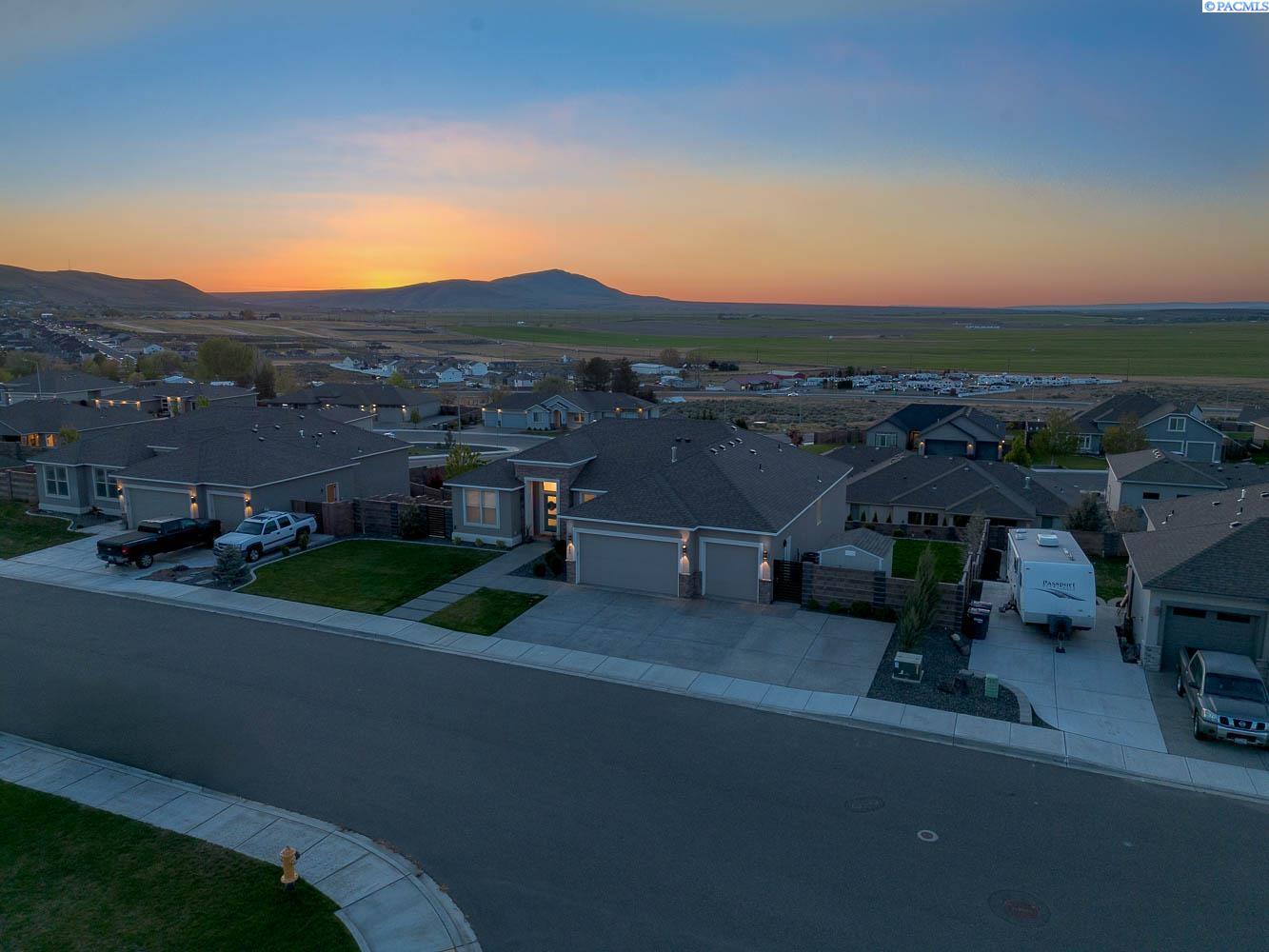 7060 Ithaca St, West Richland, WA 99353