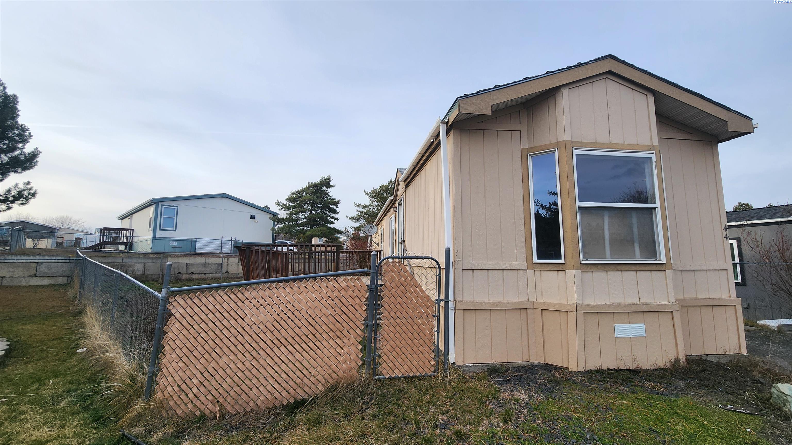 Homes for sale in Pullman, WA | 255 Nw Golden Hills Dr, Pullman, WA 99163 | MLS# 290466