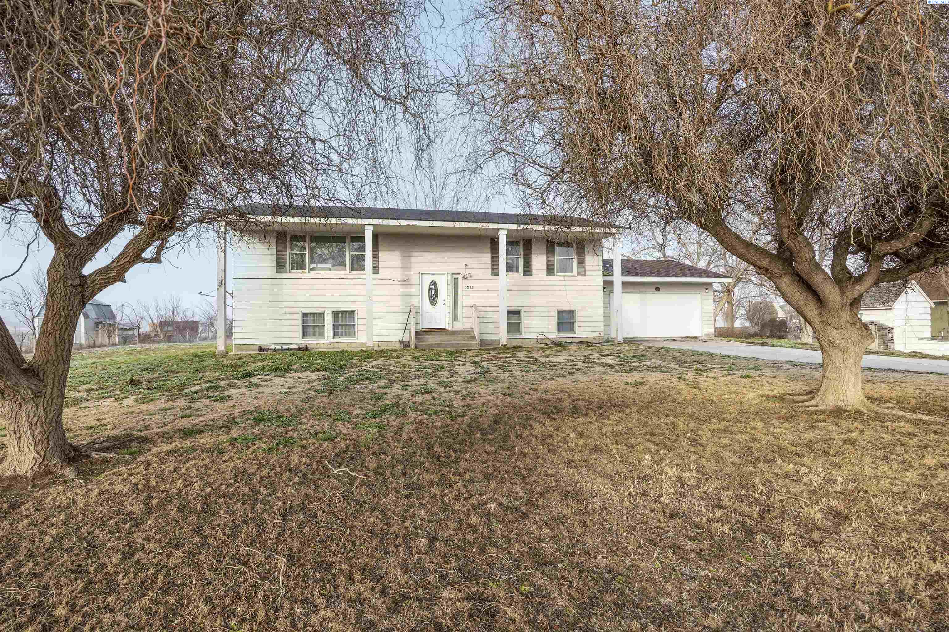 5832 Curlew Ln, Pasco, WA 99301