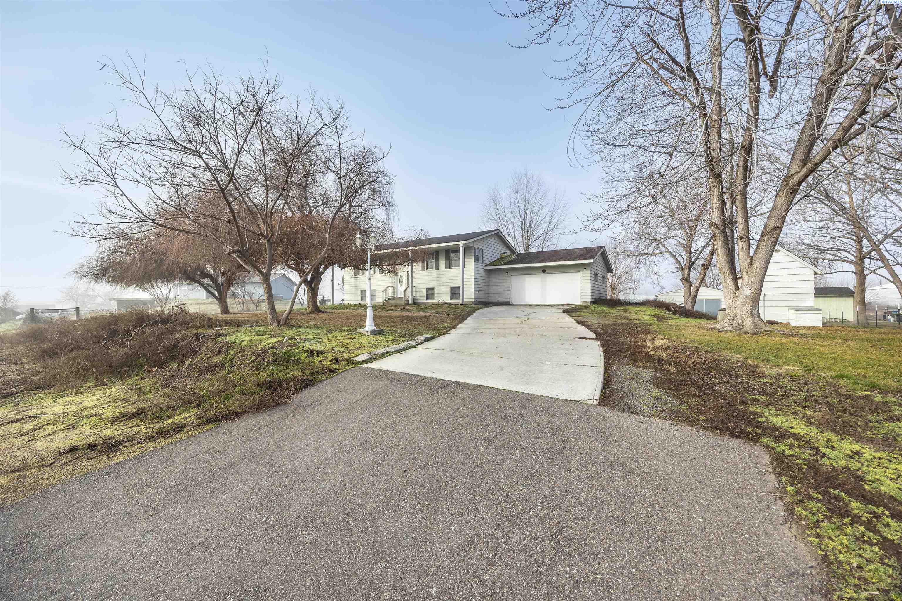 5832 Curlew Ln, Pasco, WA 99301