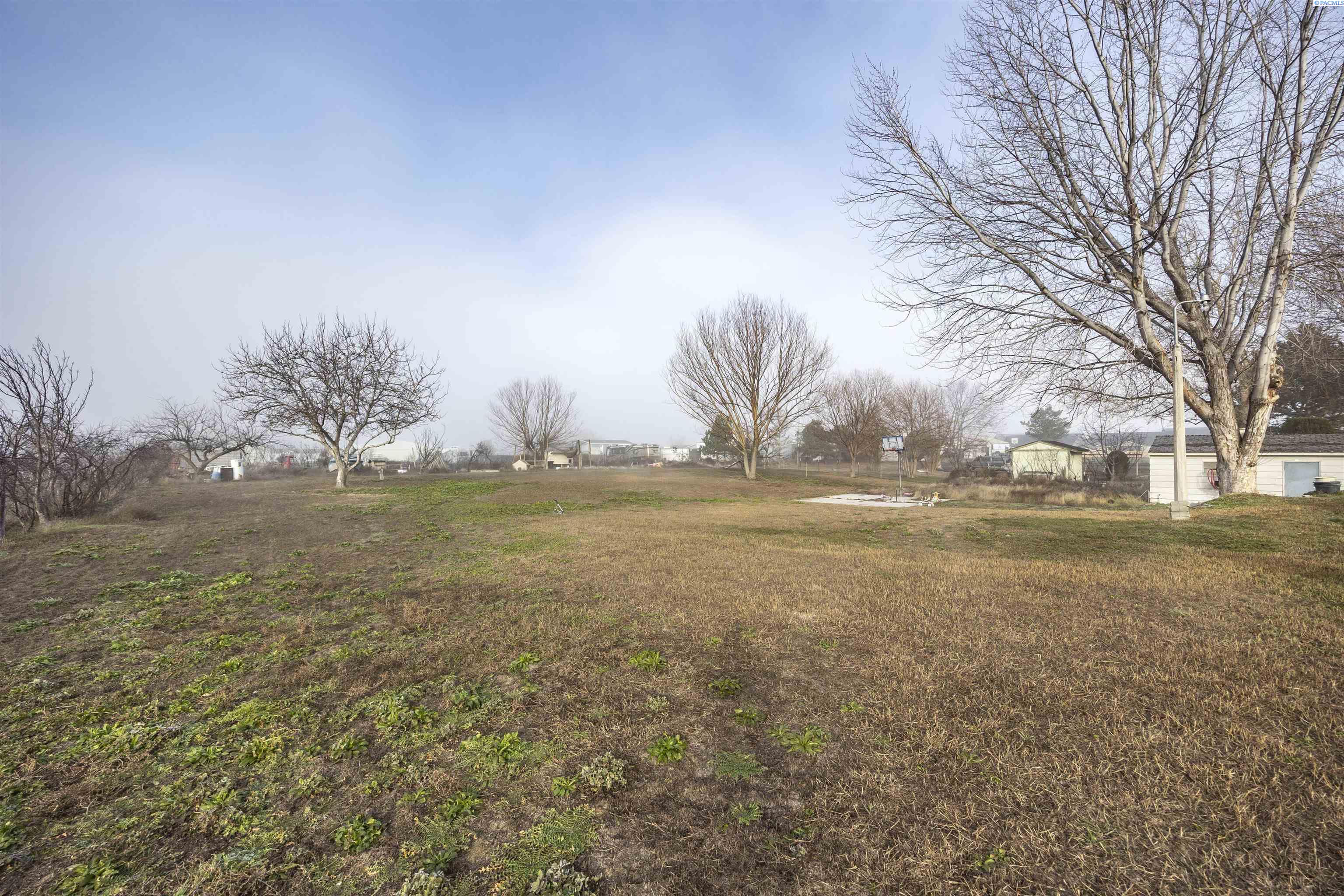 5832 Curlew Ln, Pasco, WA 99301