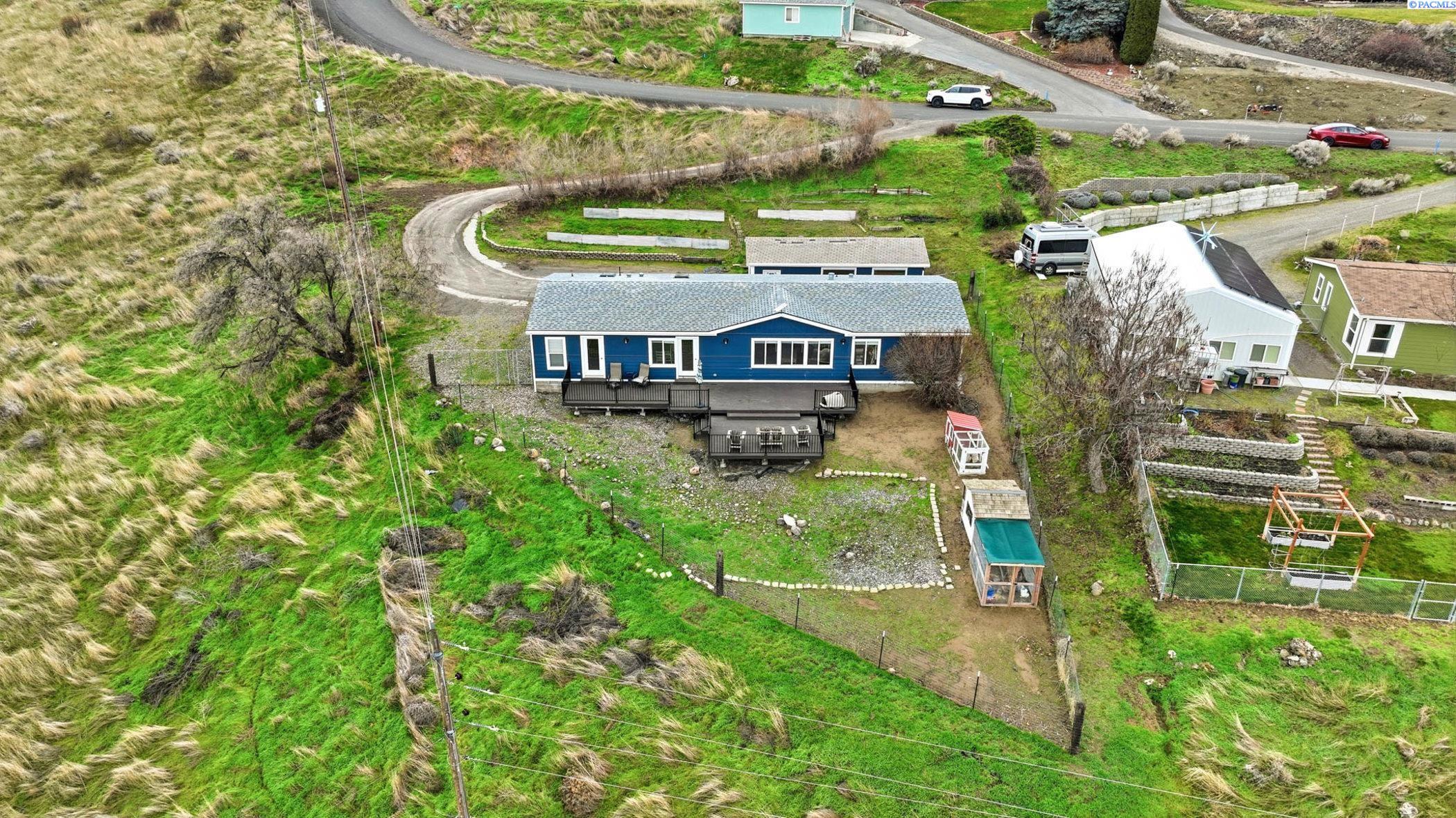 543 Lakeview Dr, Burbank WA 99323