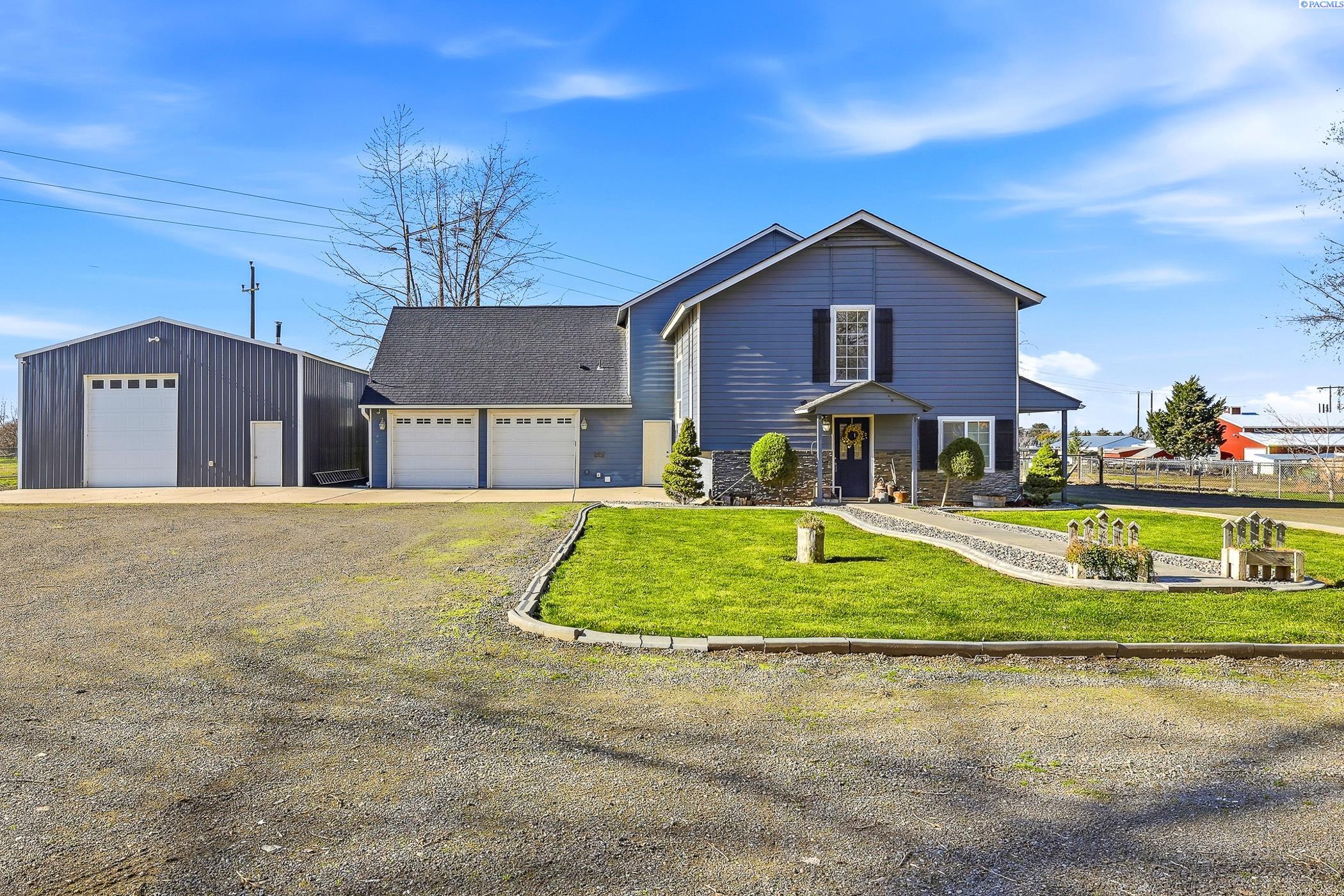 90 White Dr, Burbank, WA 99323