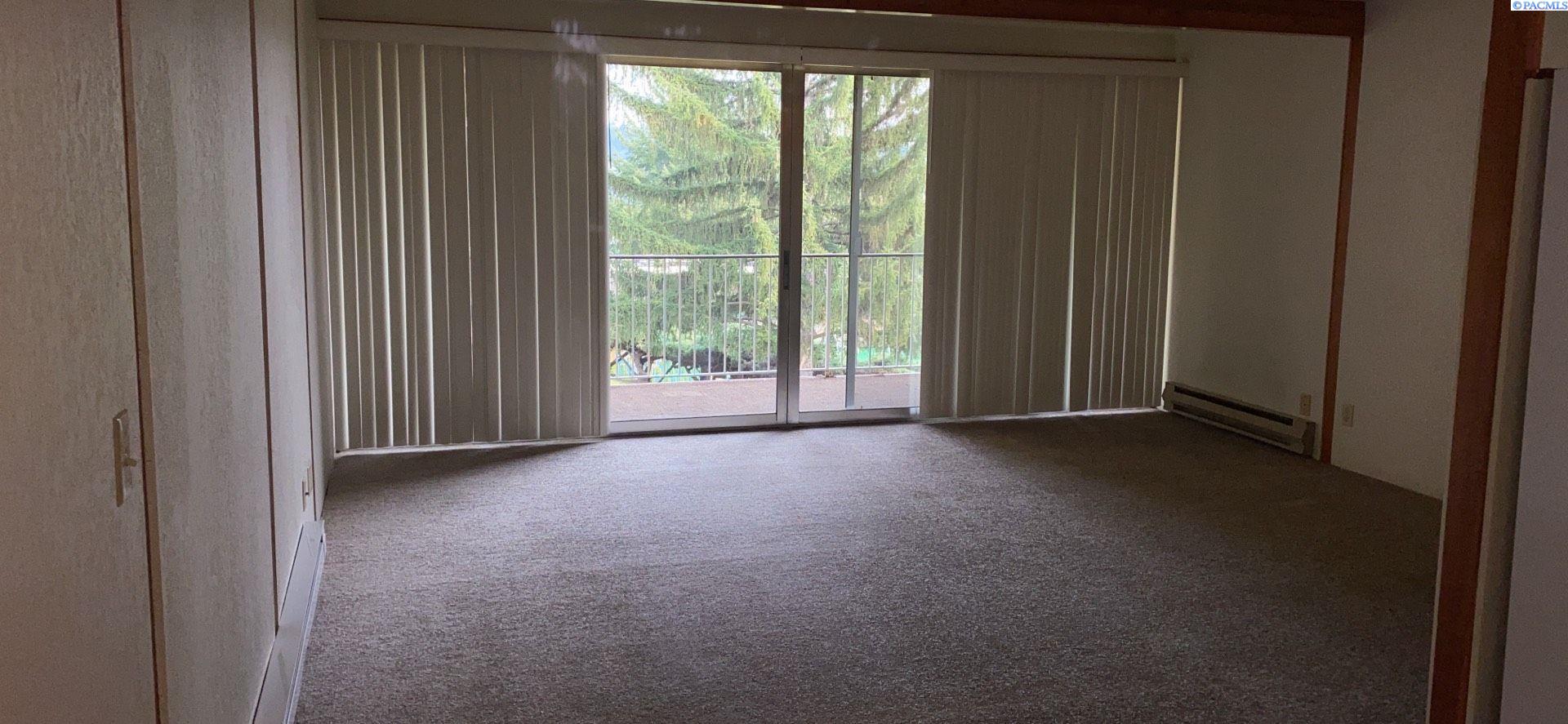 Homes for sale in Pullman, WA | 1220 Nw State St #14, Pullman, WA 99163 | MLS# 290502