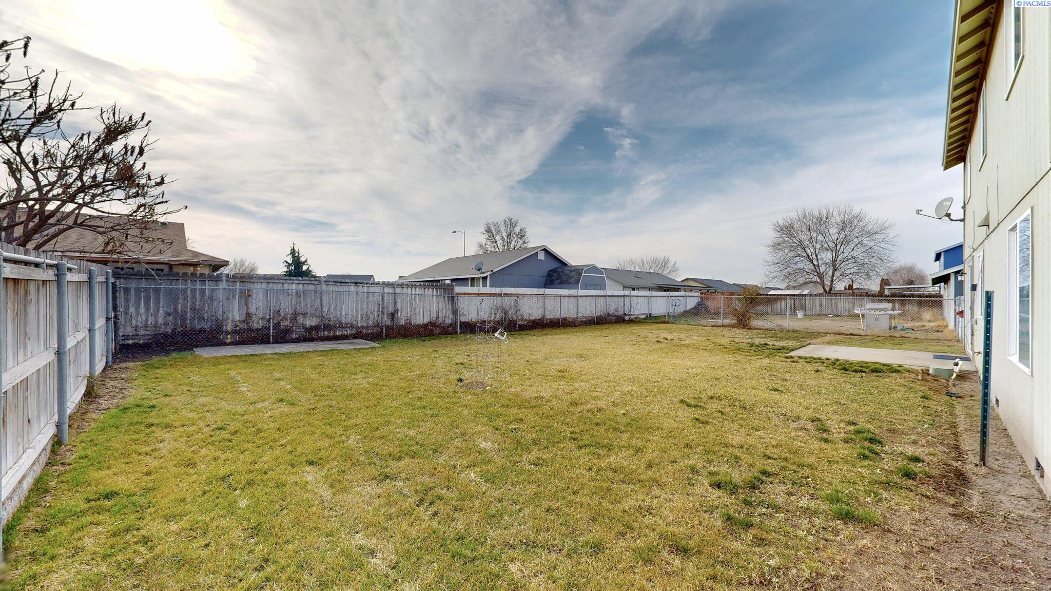 6412 Ruth Dr, Pasco, WA 99301