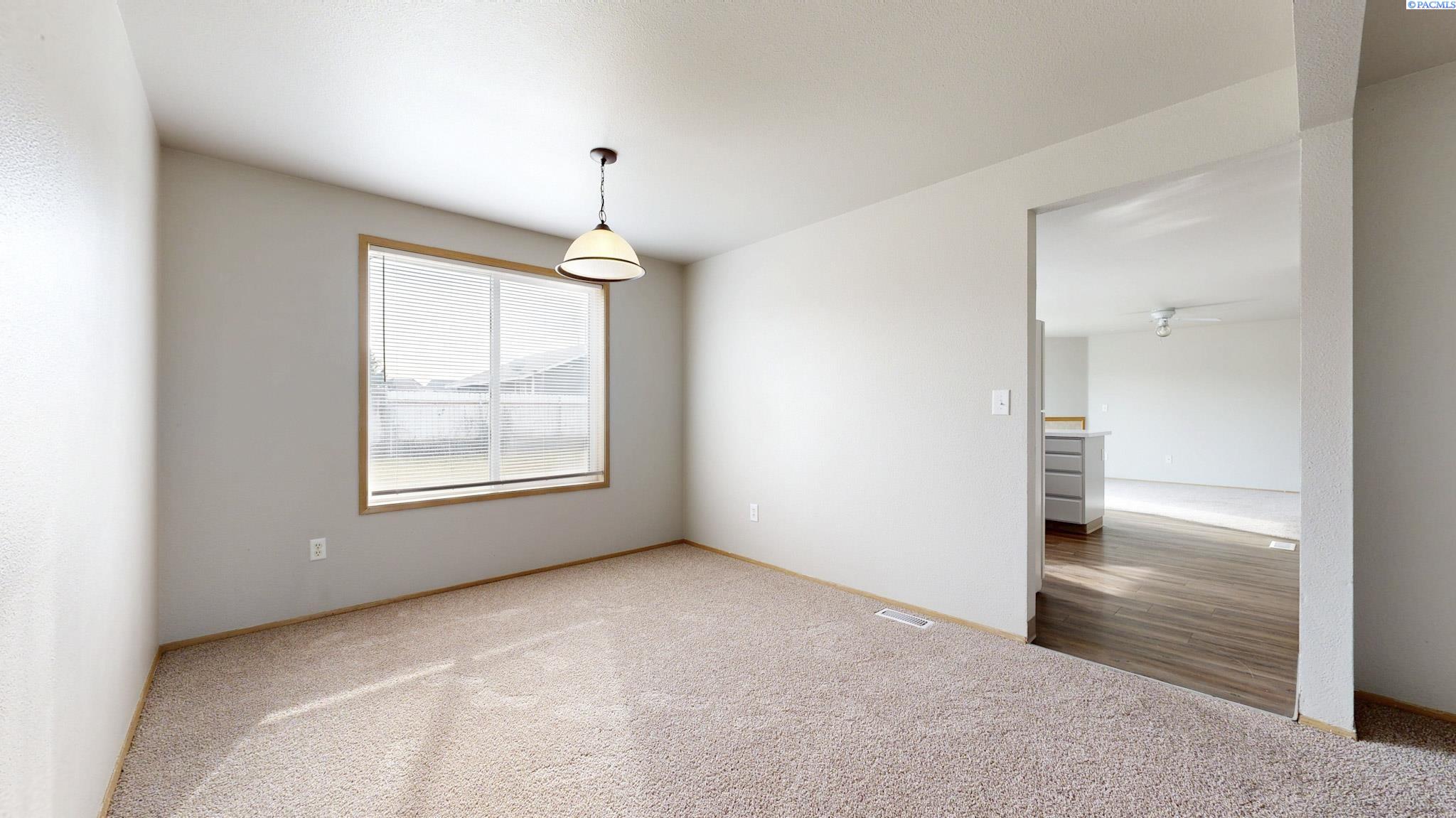 6412 Ruth Dr, Pasco, WA 99301