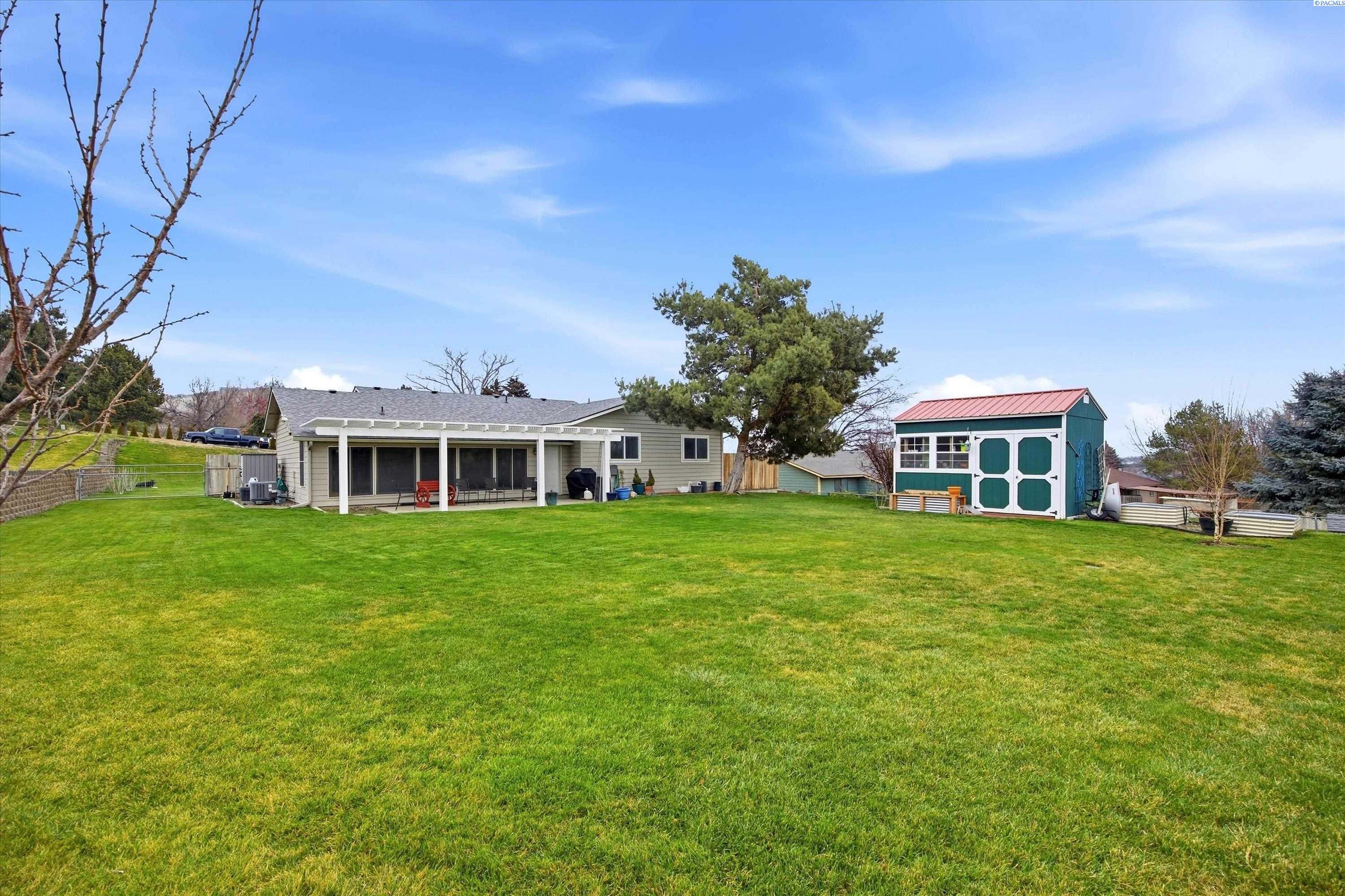 267 Mata Rd, Kennewick, WA 99338