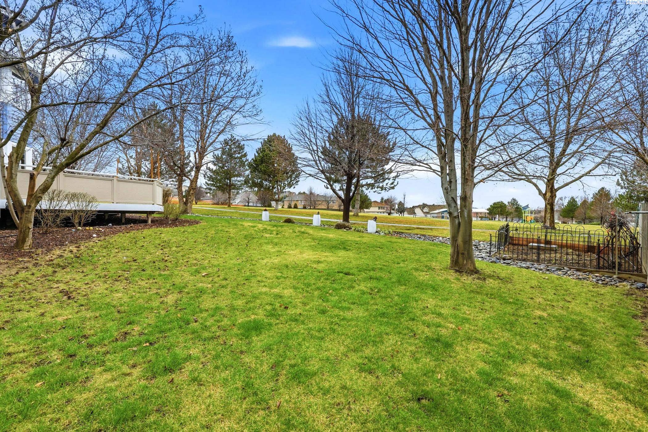 4202 Irby Loop, Kennewick, WA 99337