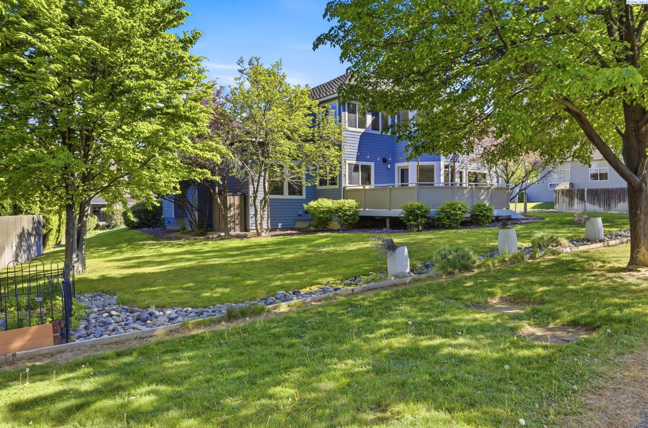4202 Irby Loop, Kennewick, WA 99337