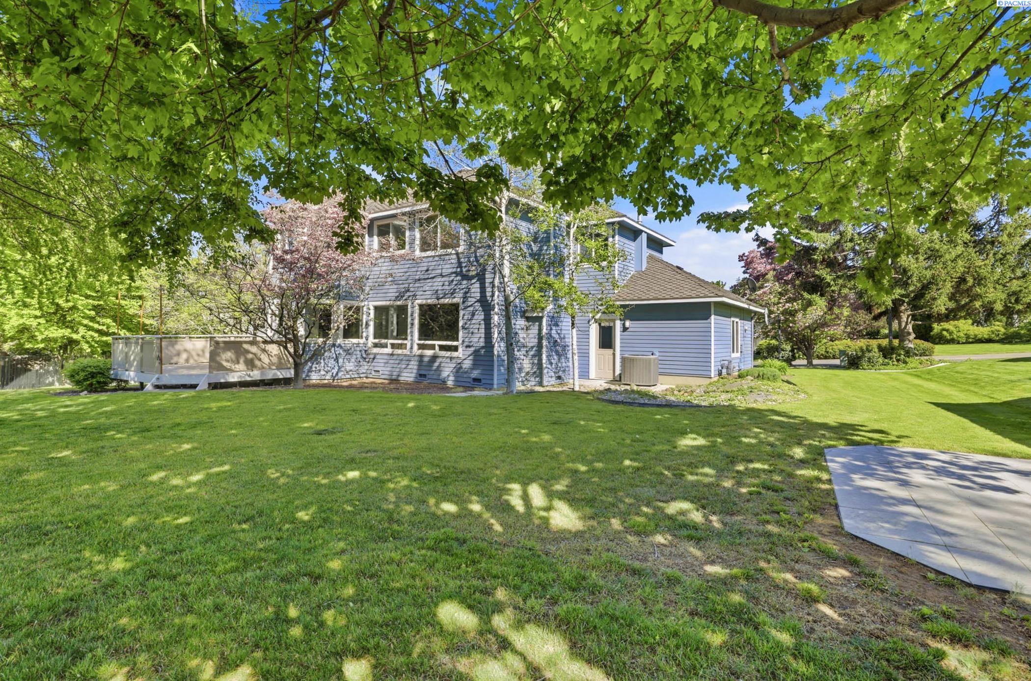 4202 Irby Loop, Kennewick, WA 99337