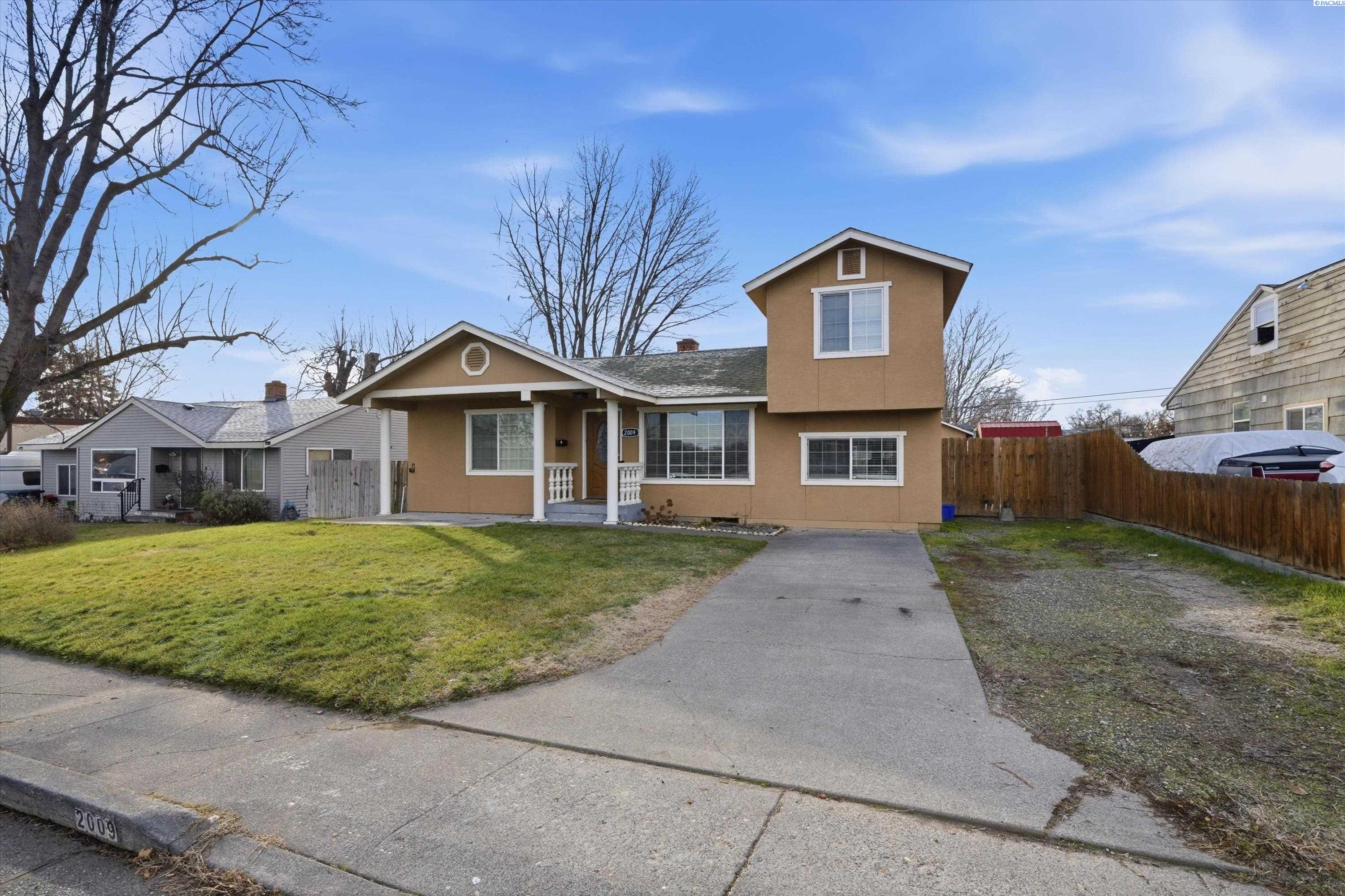 2009 3rd Ave, Kennewick, WA 99336