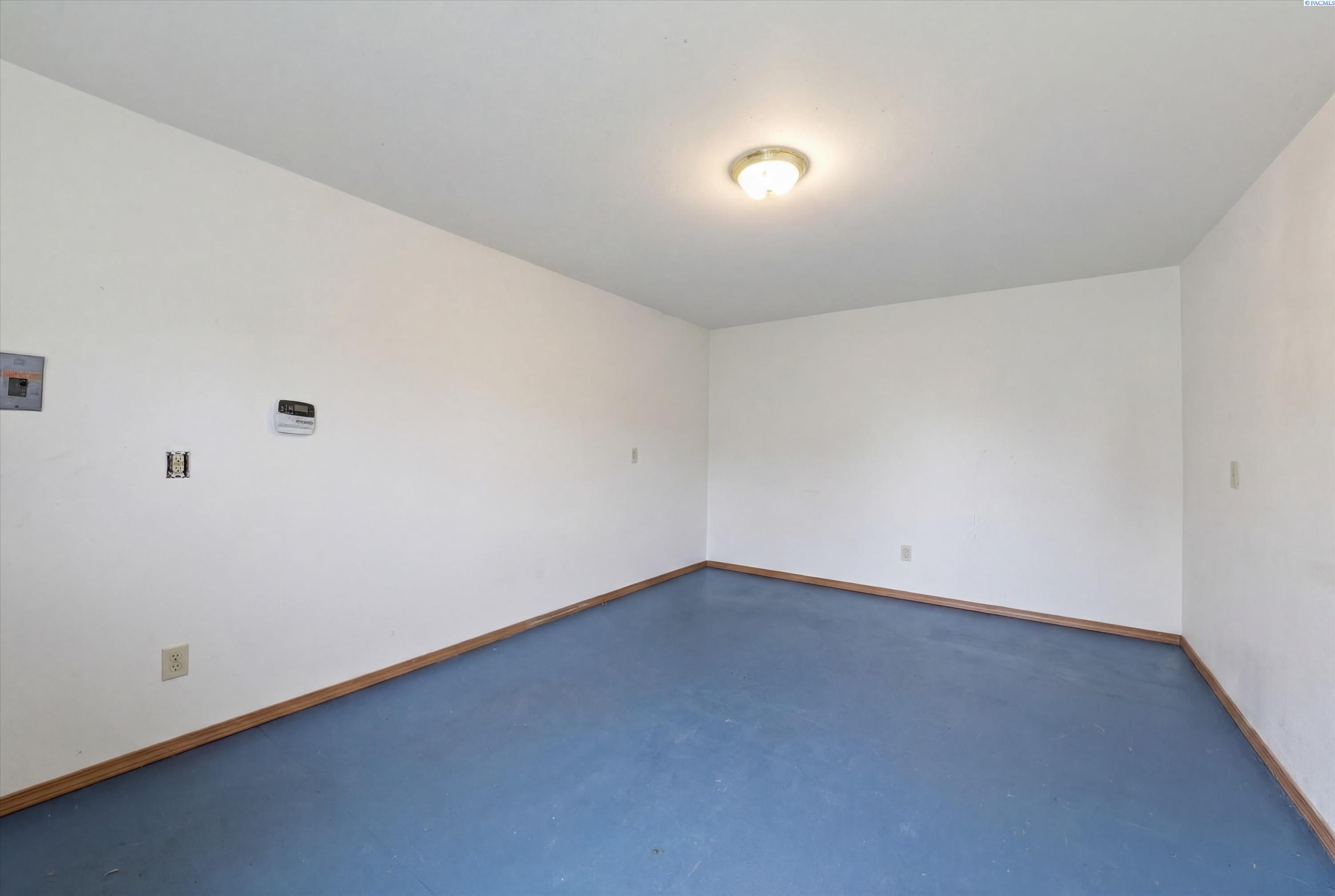 2009 3rd Ave, Kennewick, WA 99336