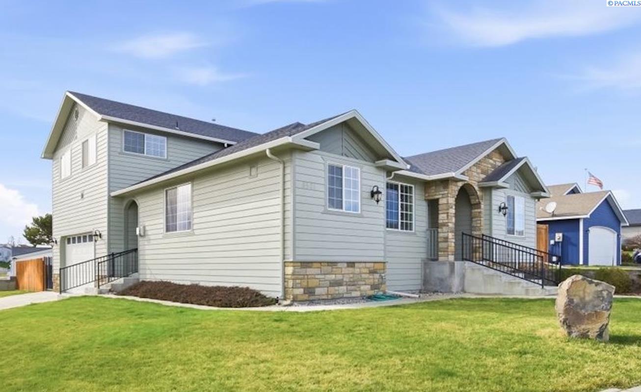 8521 Canyon Ave, Kennewick, WA 99336