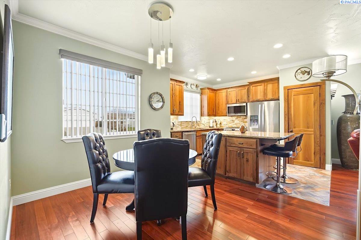 8521 Canyon Ave, Kennewick, WA 99336