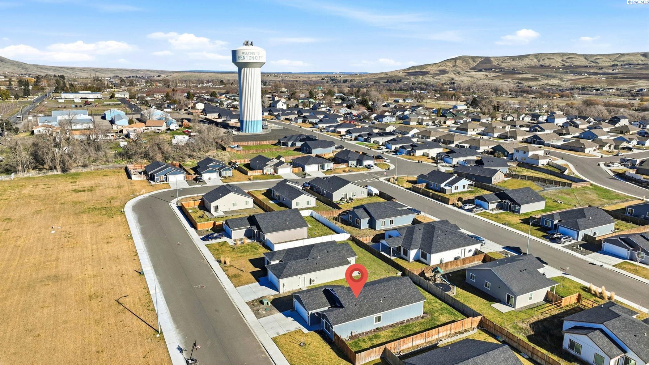 1324 14th St, Benton City, WA 99320