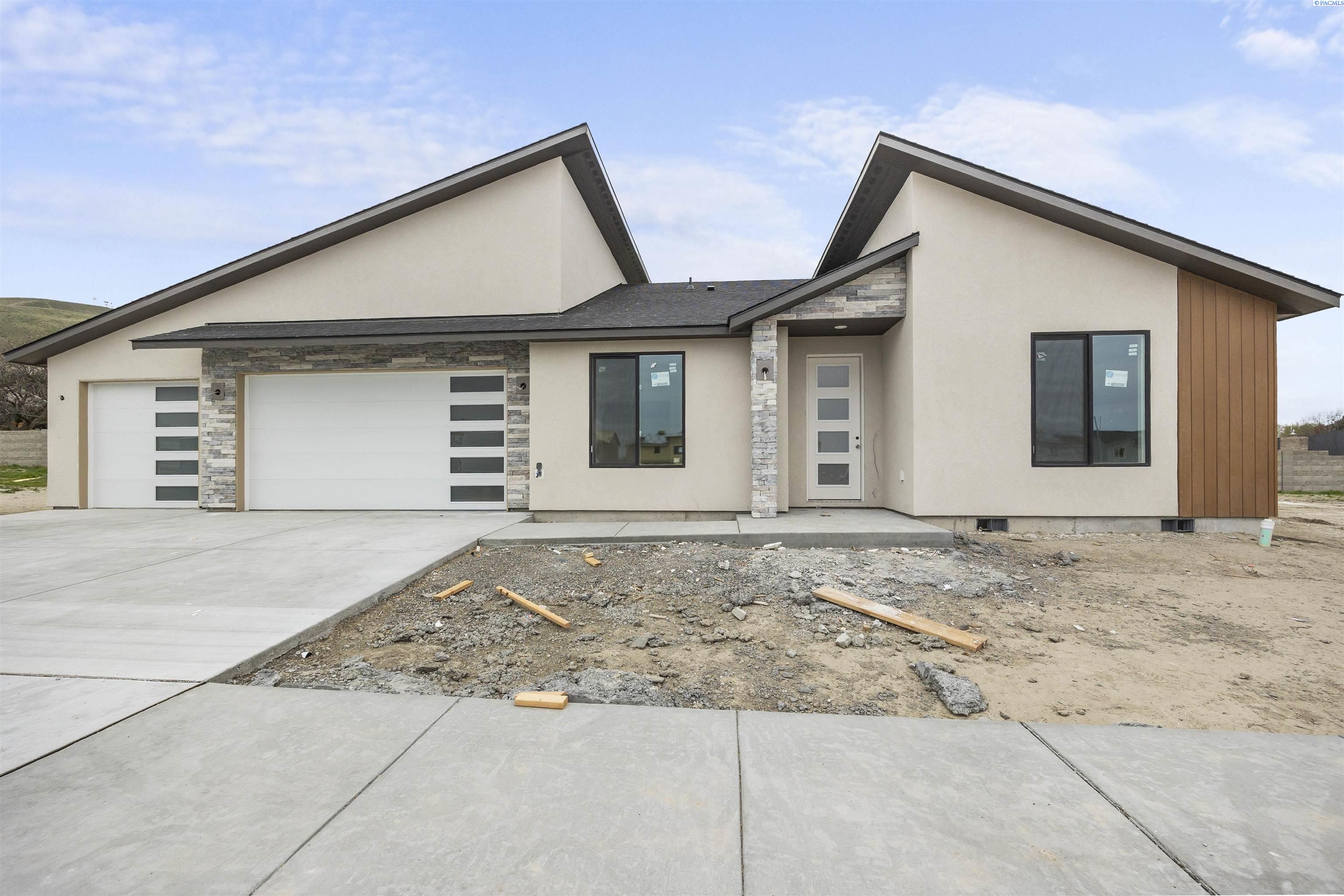 2364 Lariat Ln, Richland, WA 99352