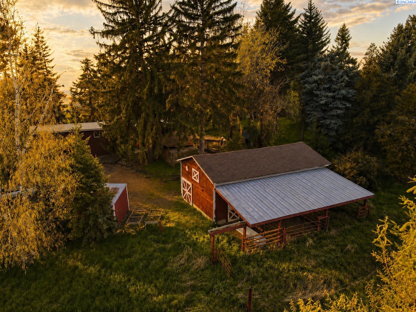 312 State Route 27, Pullman WA 99163