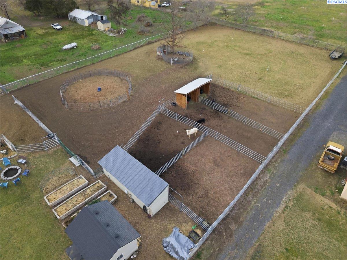 223108 Perkins Rd, Kennewick, WA 99337