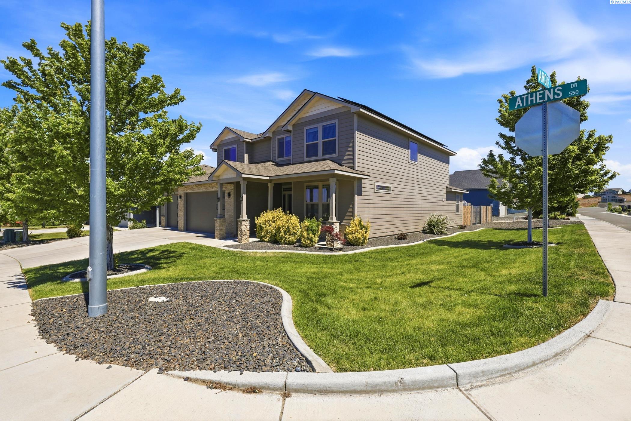 548 Athens Dr, West Richland, WA 99353